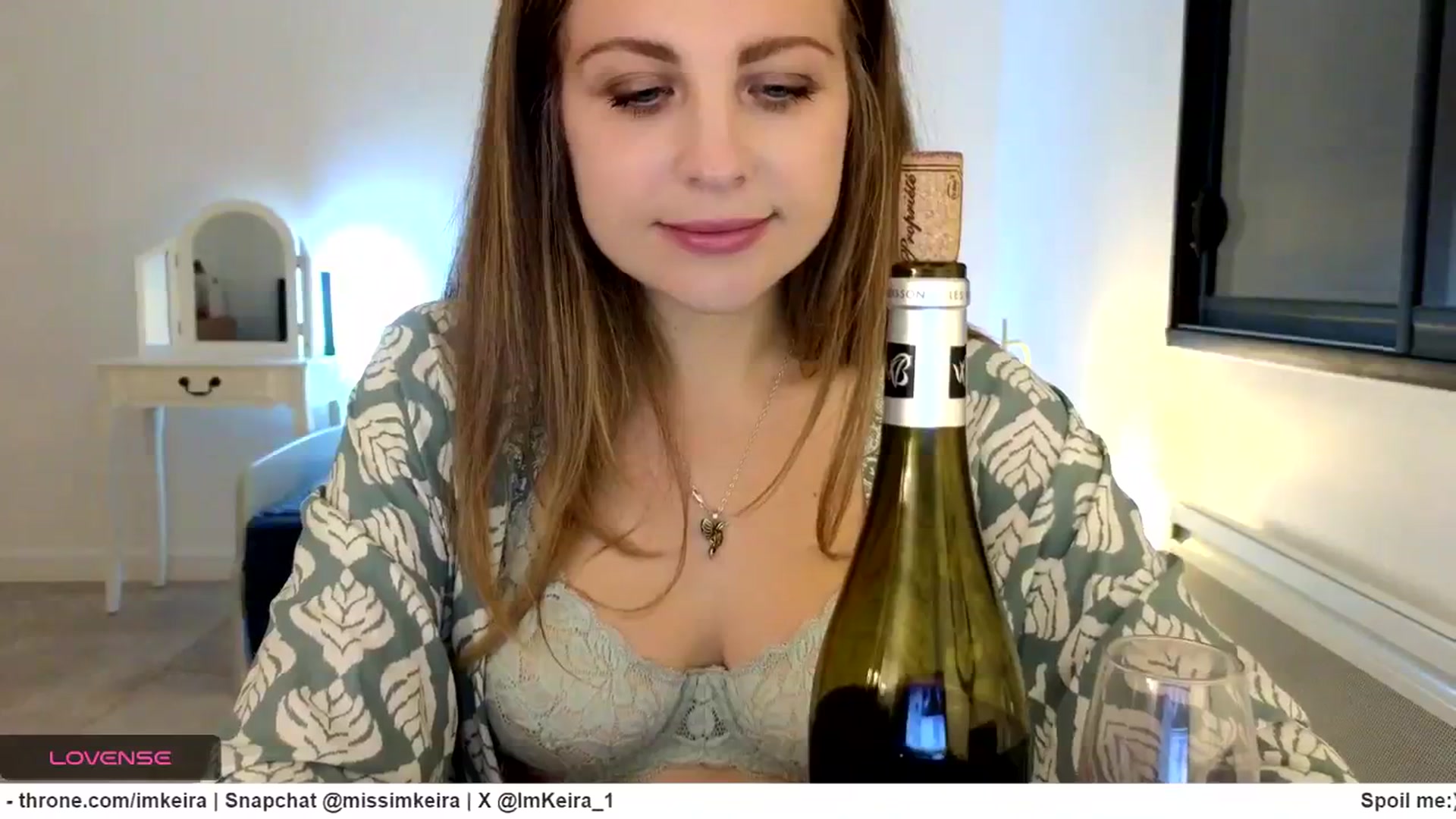 Gallery image thumbnail from ImKeira's myfreecams stream on, 11/19/2024, 21:47 image 15 of 20