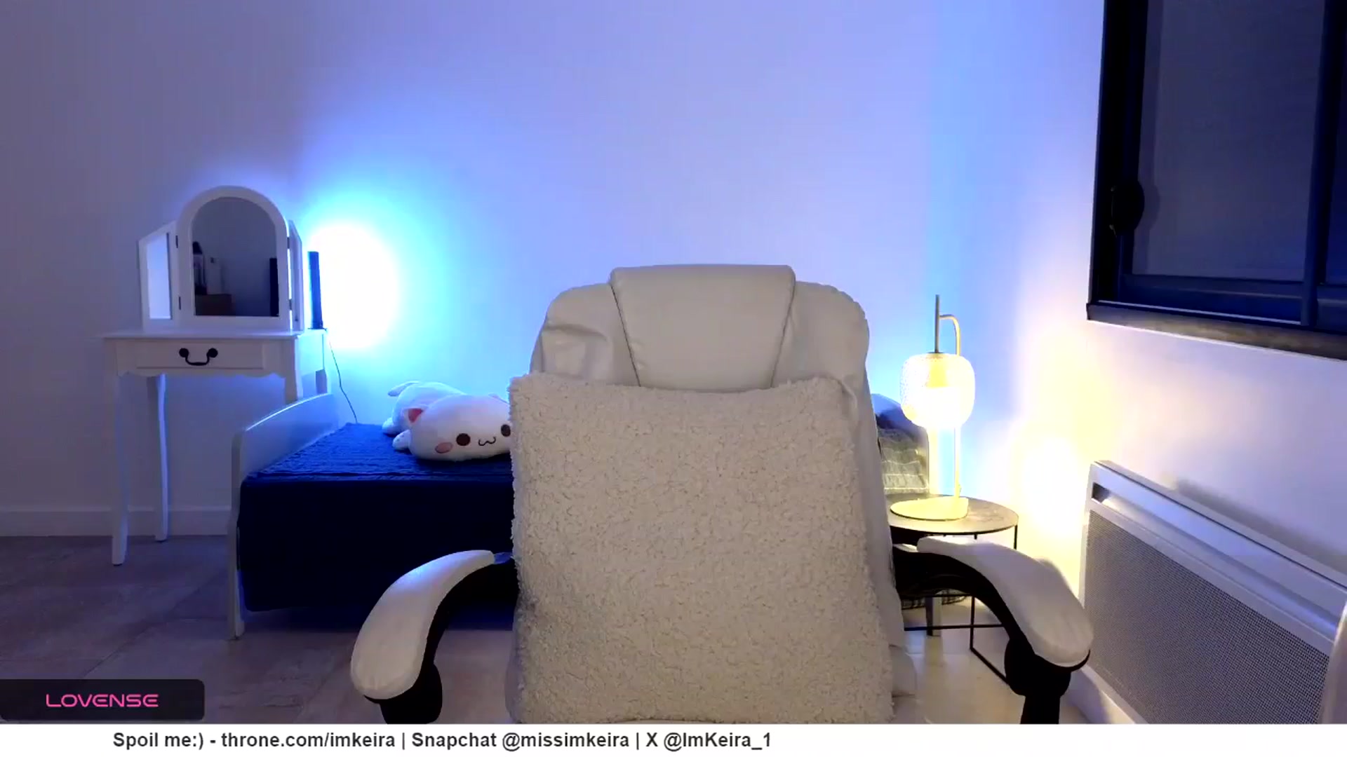 Gallery image thumbnail from ImKeira's myfreecams stream on, 11/19/2024, 21:47 image 14 of 20