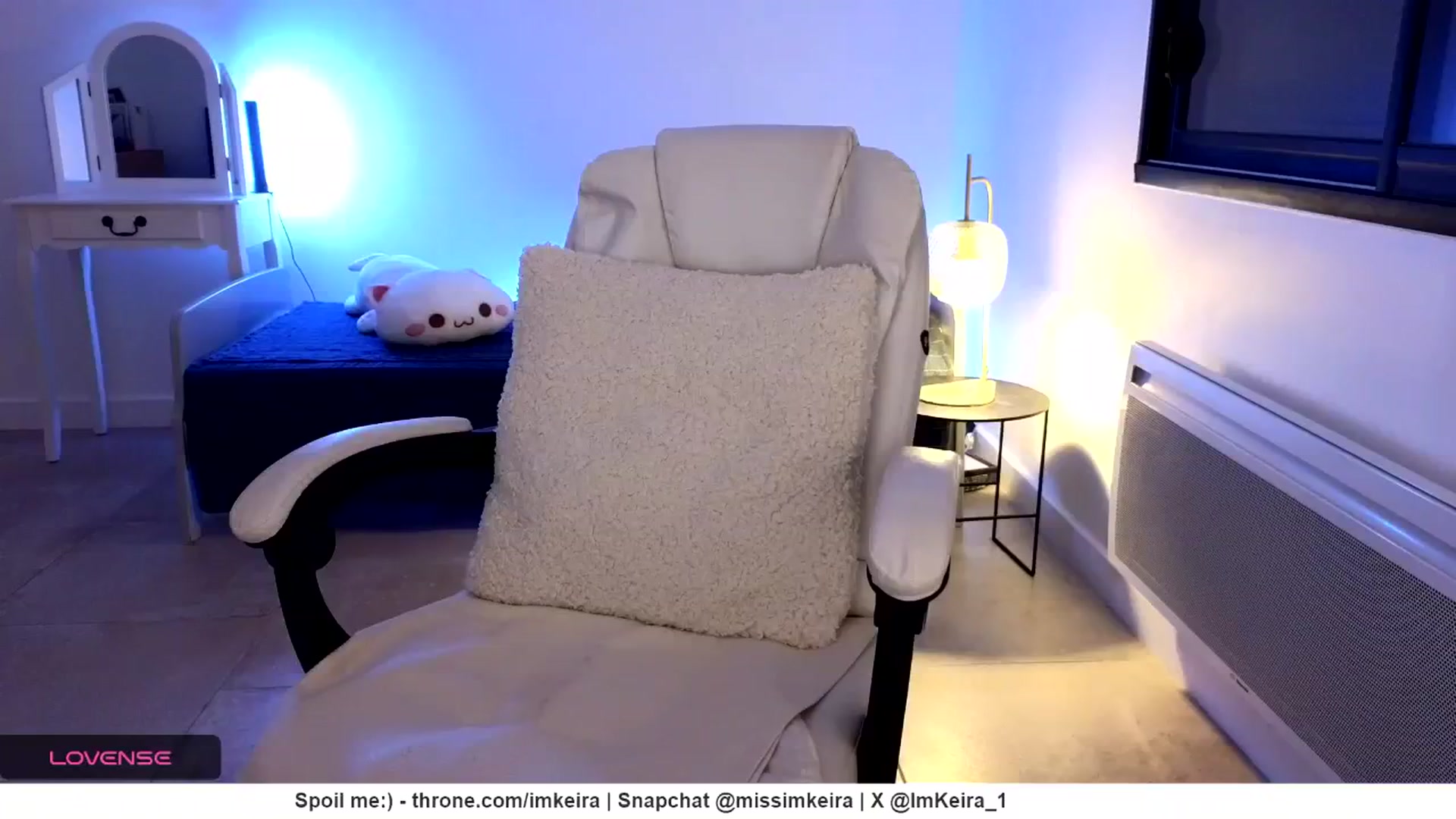Gallery image thumbnail from ImKeira's myfreecams stream on, 11/19/2024, 22:04 image 10 of 20