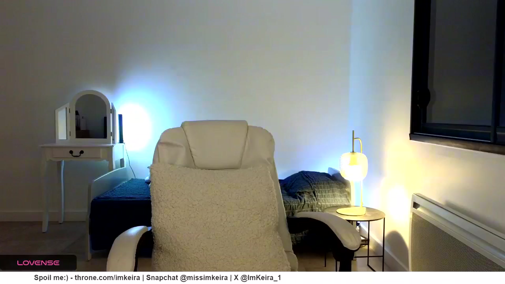 Gallery image thumbnail from ImKeira's myfreecams stream on, 11/19/2024, 23:08 image 14 of 20