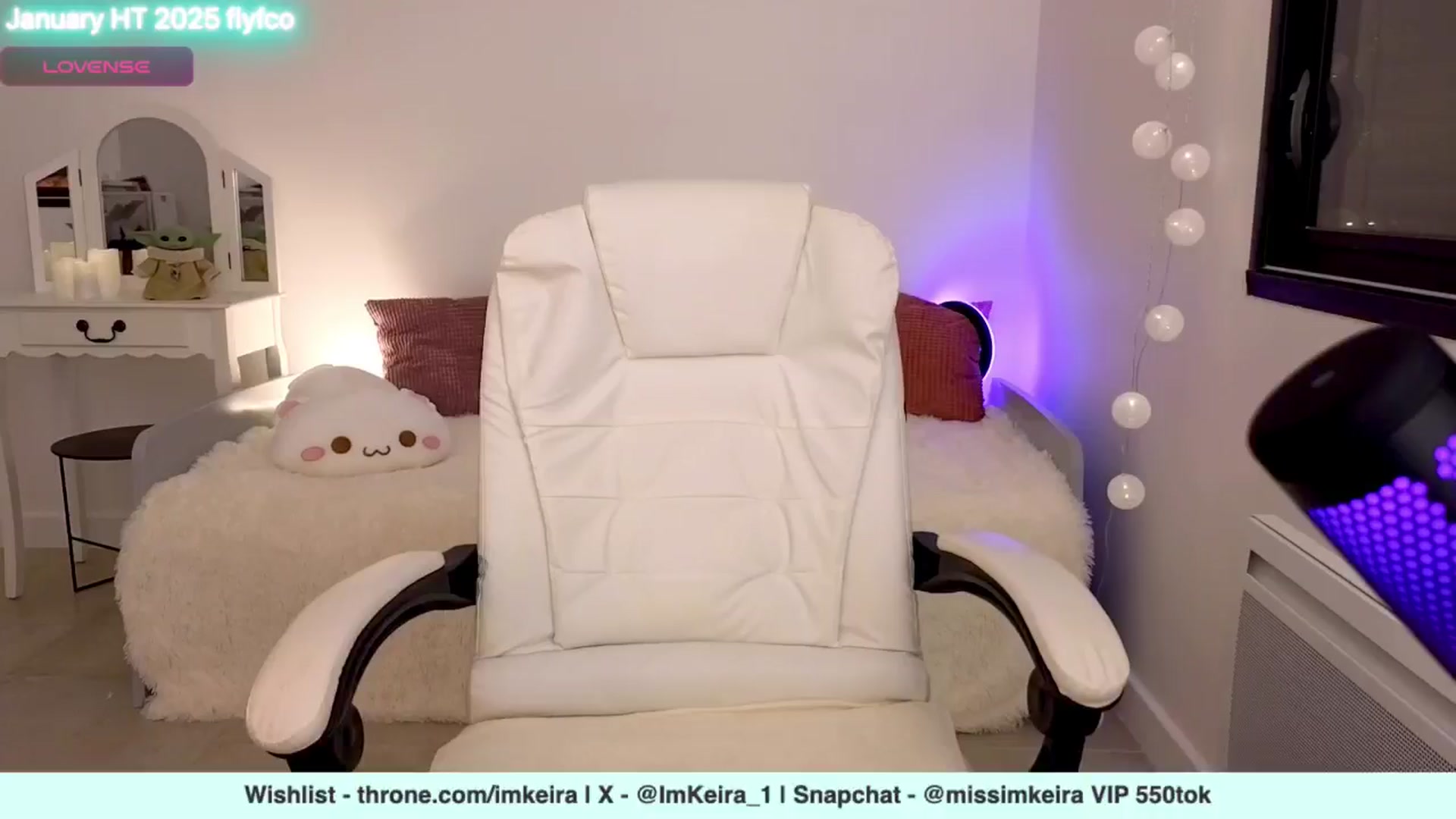 Gallery image thumbnail from ImKeira's myfreecams stream on, 01/04/2025, 23:16 image 17 of 20