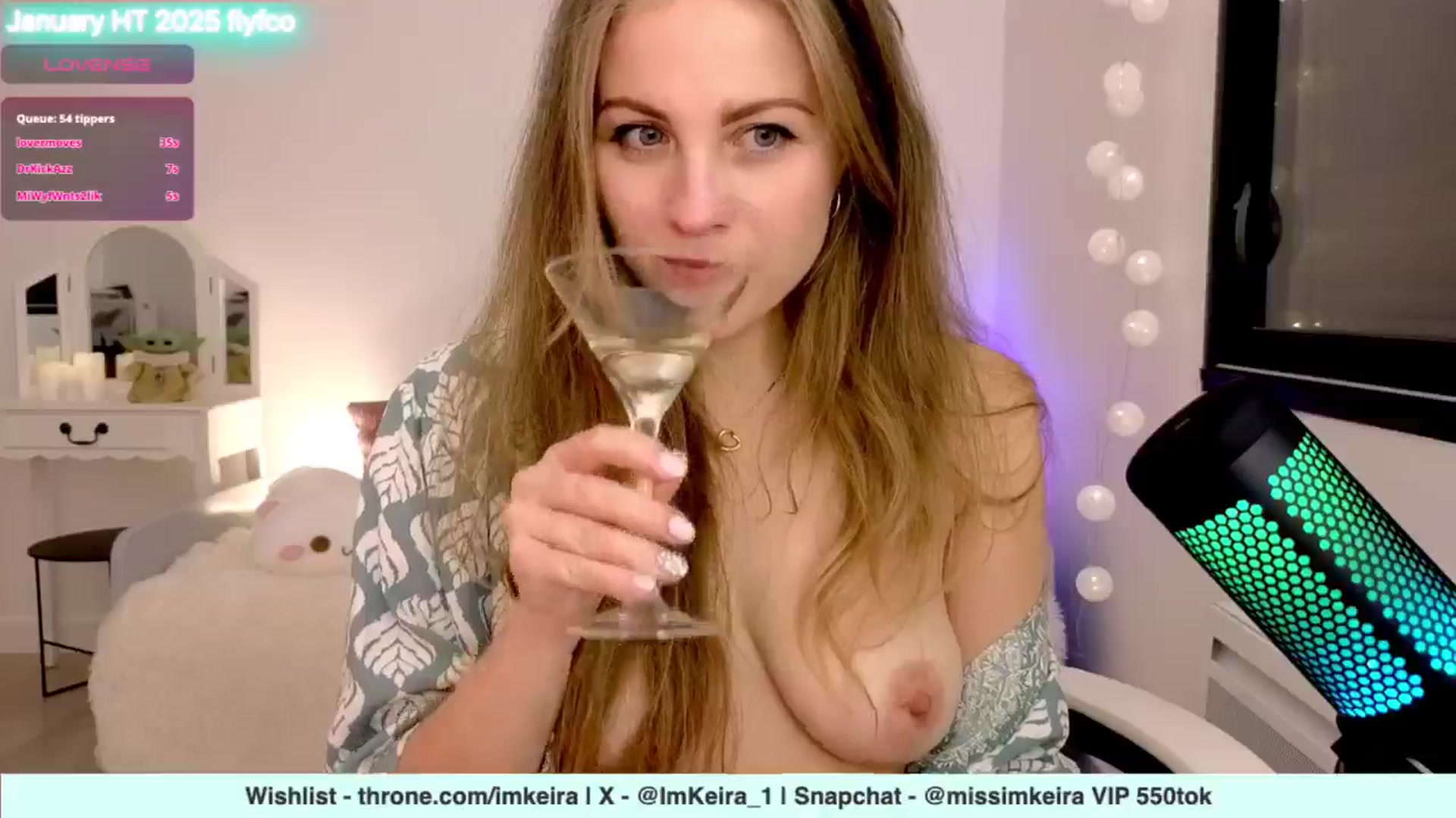 Gallery image thumbnail from ImKeira's myfreecams stream on, 01/04/2025, 23:43 image 14 of 20