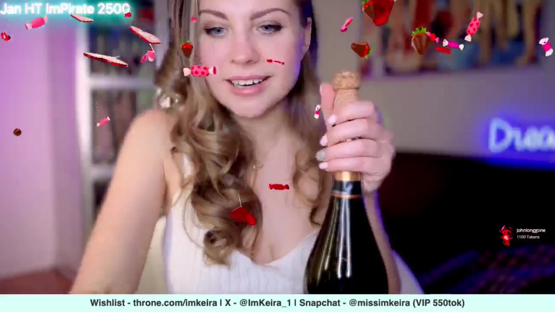 Gallery image thumbnail from ImKeira's myfreecams stream on, 01/20/2025, 24:27 image 5 of 20