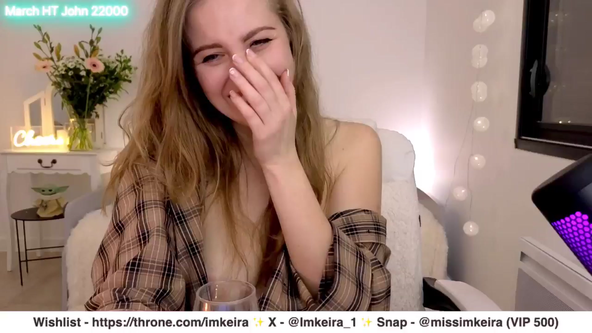 Gallery image thumbnail from ImKeira's myfreecams stream on, 03/19/2025, 23:34 image 13 of 20