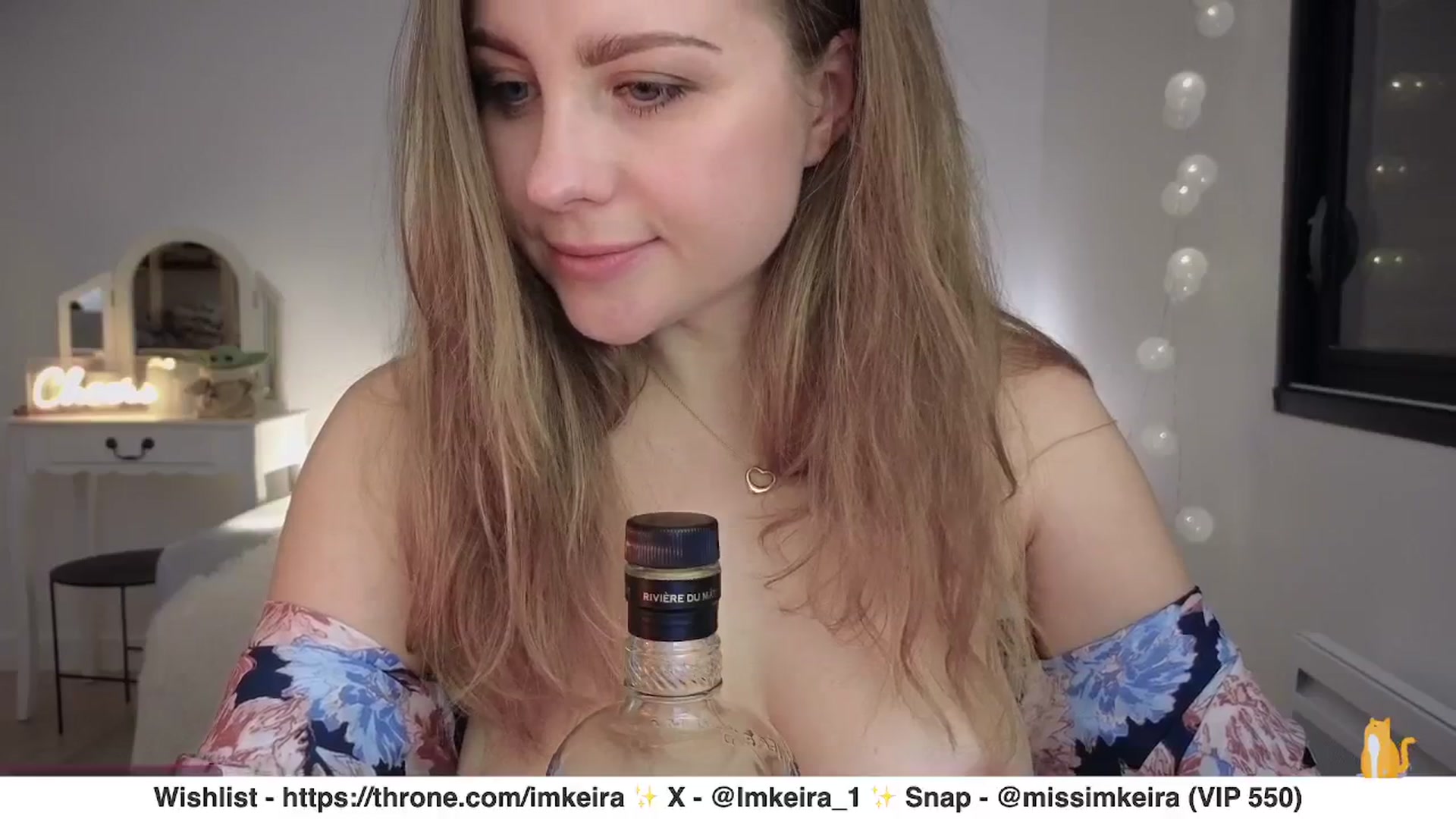 Gallery image thumbnail from ImKeira's myfreecams stream on, 04/03/2025, 22:37 image 12 of 20