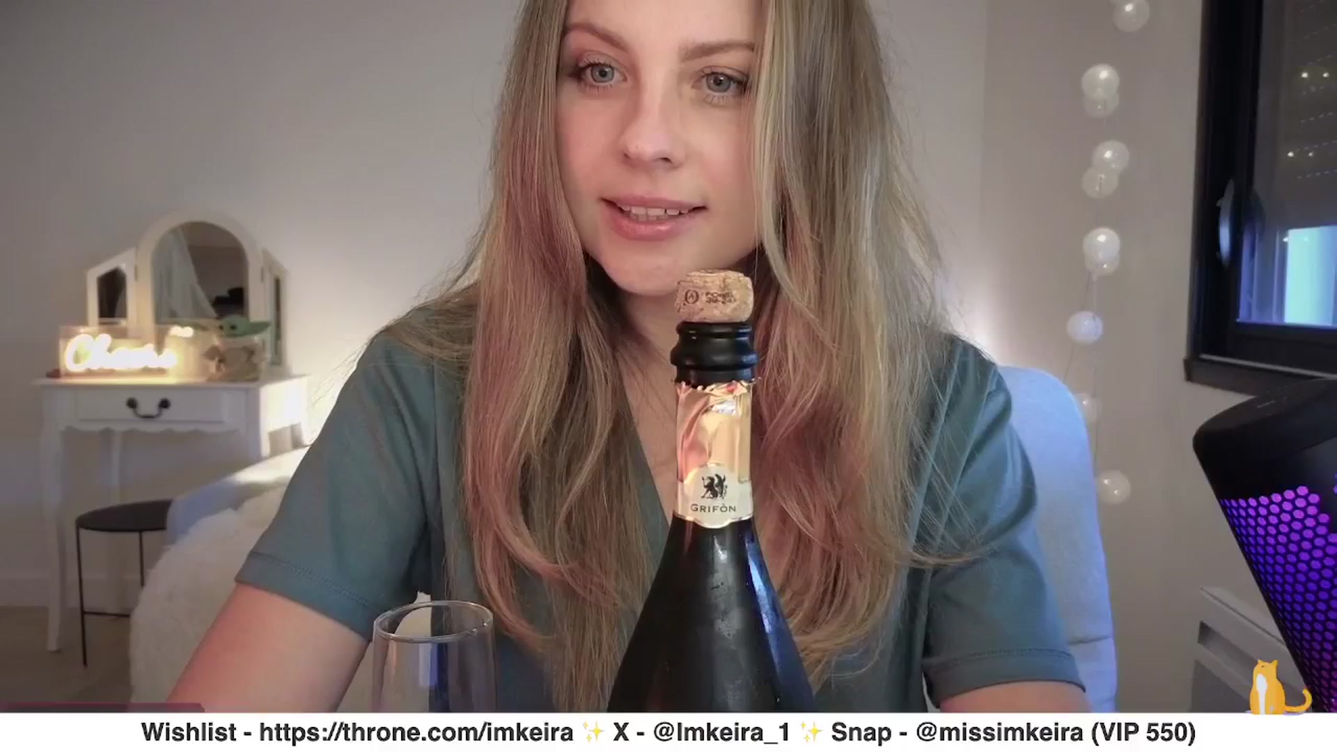 Gallery image thumbnail from ImKeira's myfreecams stream on, 05/03/2025, 21:27 image 3 of 20