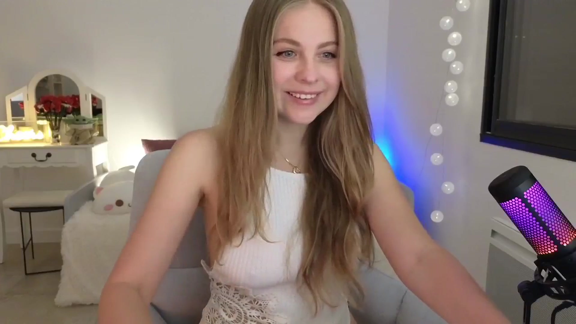 Gallery image thumbnail from ImKeira's myfreecams stream on, 07/08/2025, 20:30 image 7 of 20