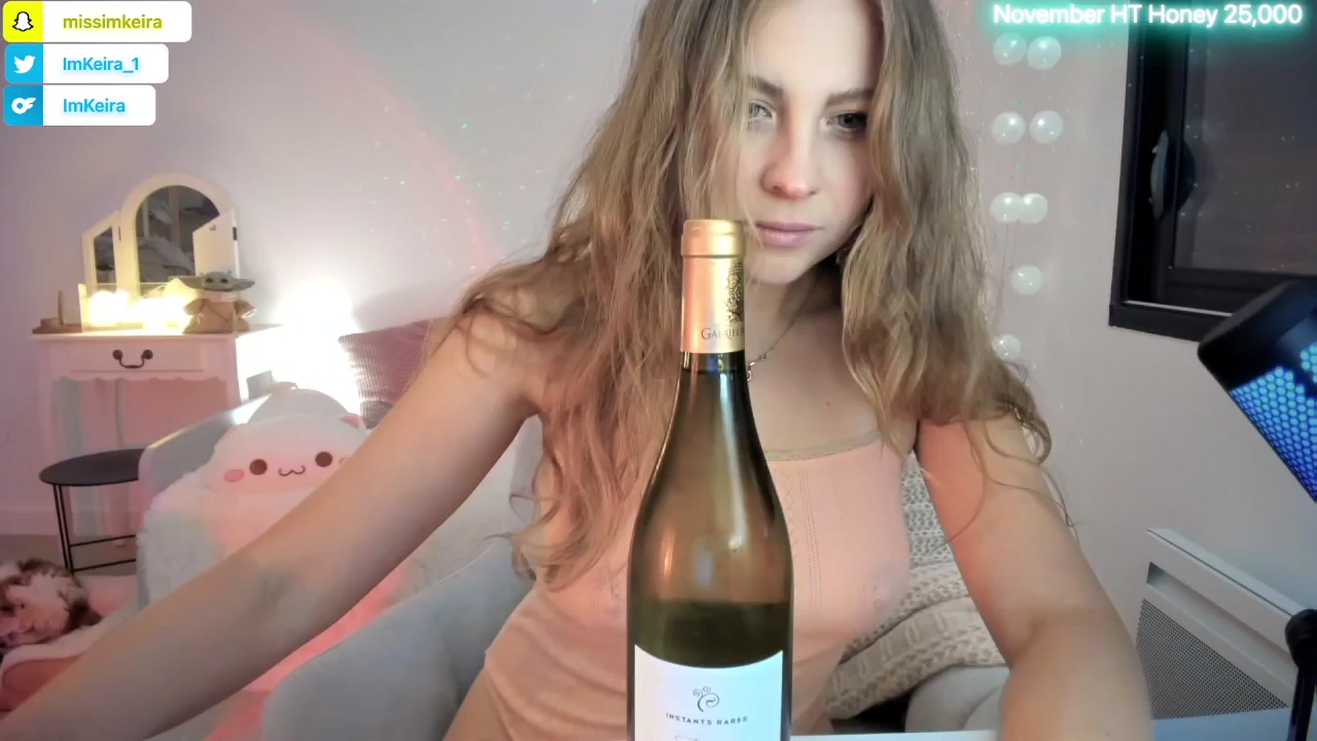 Gallery image thumbnail from ImKeira's myfreecams stream on, 11/19/2025, 23:20 image 7 of 20