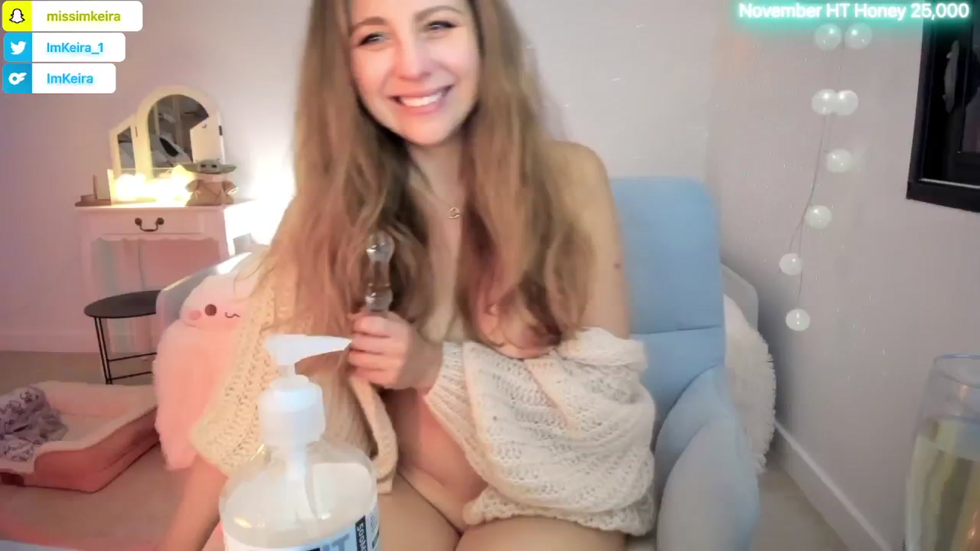 Gallery image thumbnail from ImKeira's myfreecams stream on, 11/20/2025, 23:21 image 8 of 20
