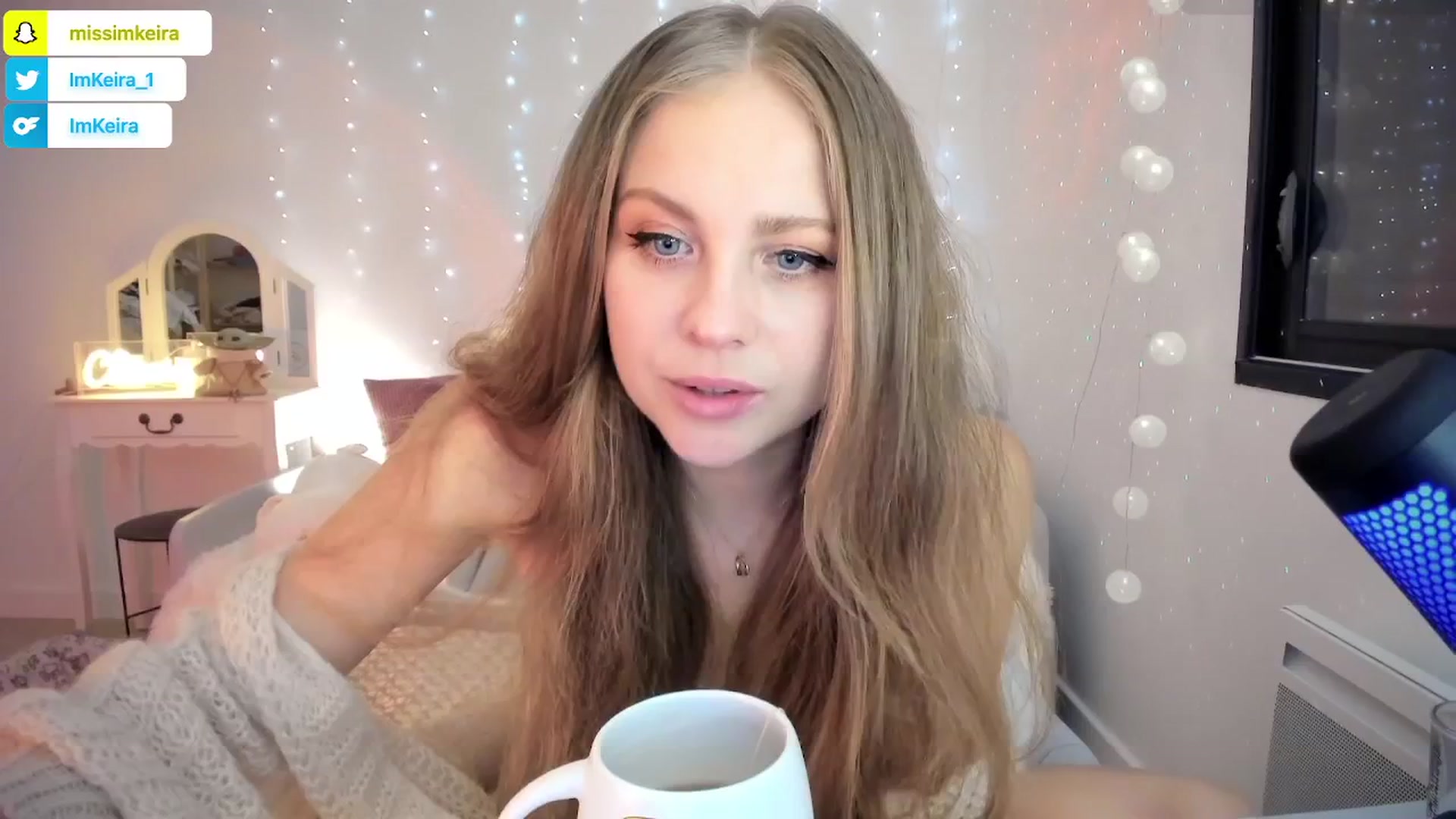 Gallery image thumbnail from ImKeira's myfreecams stream on, 12/01/2025, 23:32 image 6 of 20