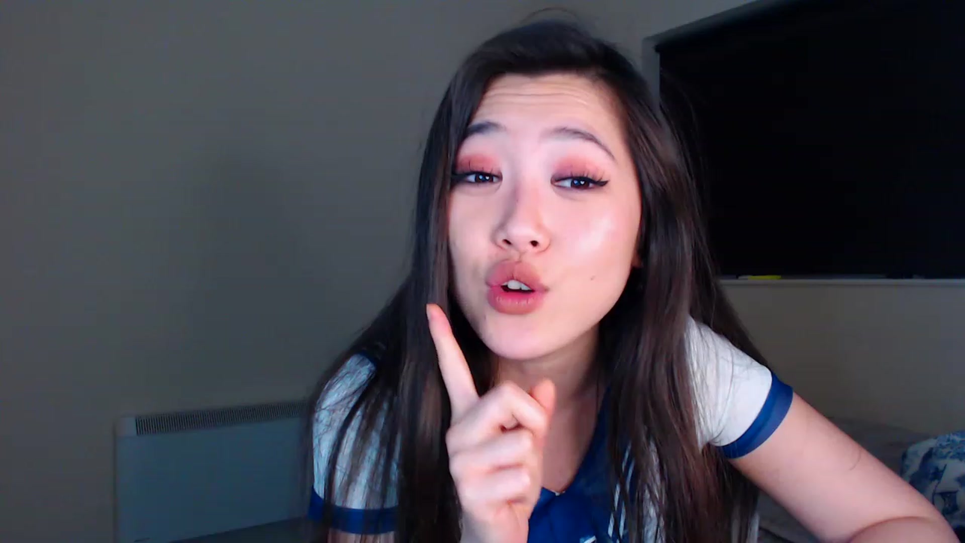 Gallery image thumbnail from ImReallyScary's myfreecams stream on, 11/23/2022, 01:49 image 13 of 20