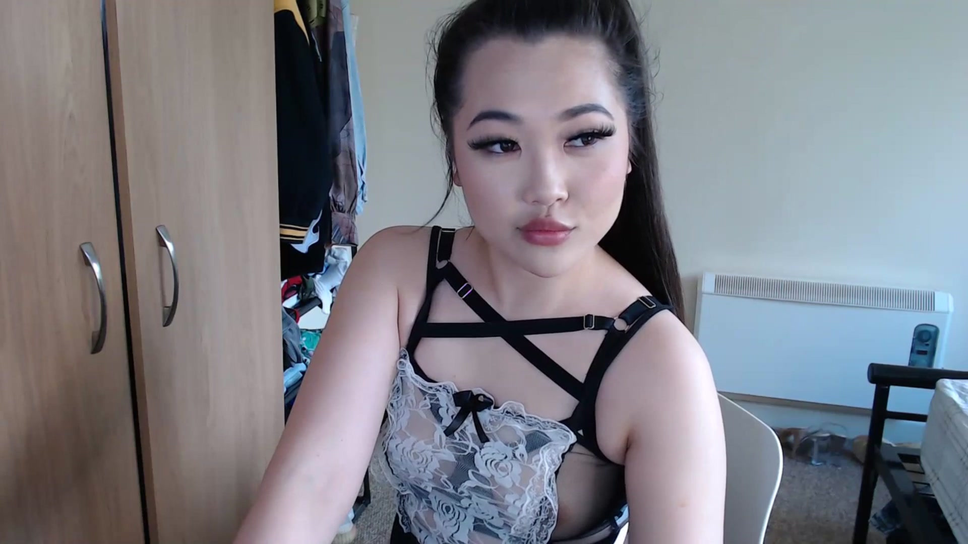 Gallery image thumbnail from ImReallyScary's myfreecams stream on, 07/18/2023, 17:43 image 10 of 20