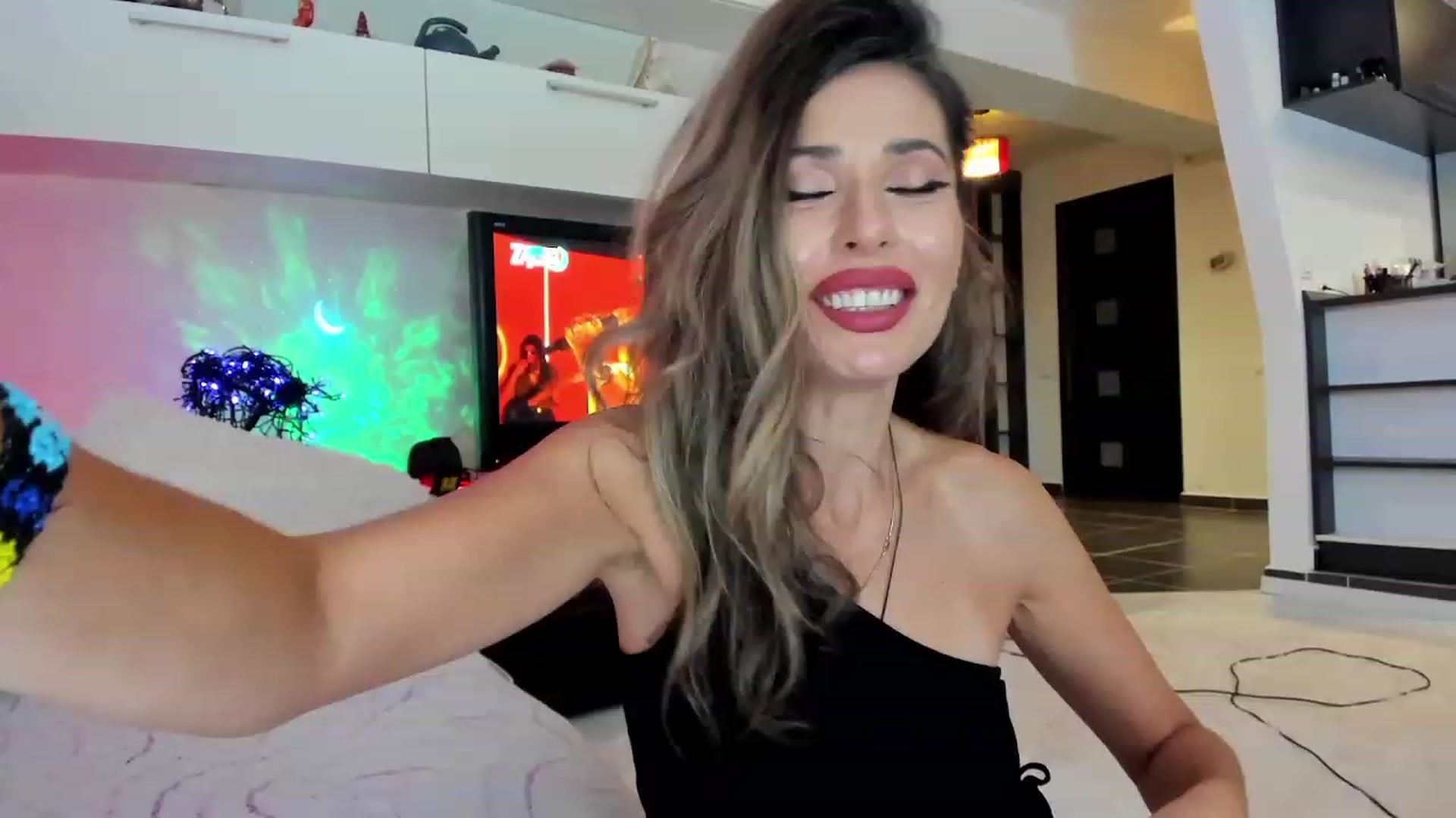 Gallery image thumbnail from ImReallyyNice's myfreecams stream on, 10/05/2023, 22:20 image 12 of 20