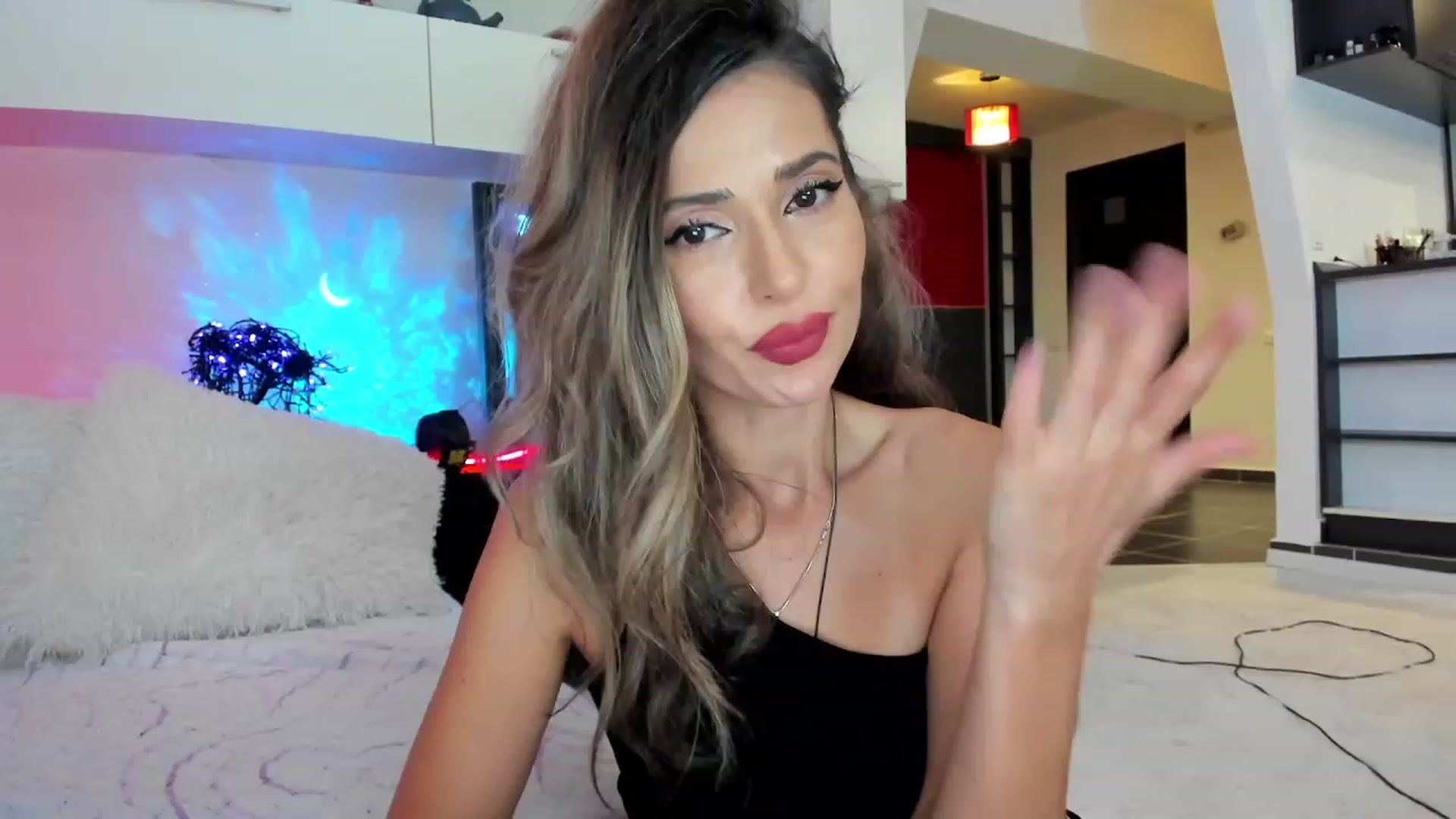 Gallery image thumbnail from ImReallyyNice's myfreecams stream on, 10/05/2023, 22:20 image 13 of 20
