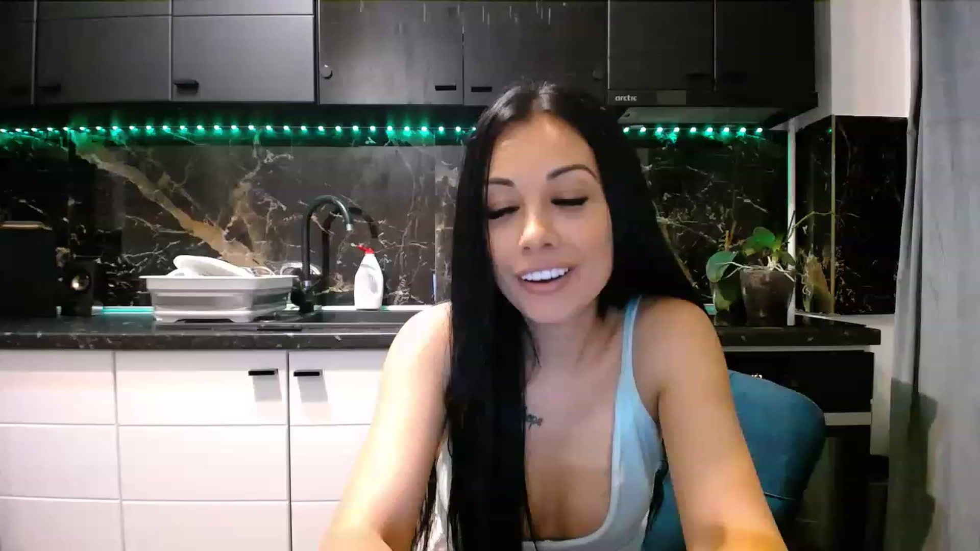 Gallery image thumbnail from ImRuby's myfreecams stream on, 05/30/2023, 21:14 image 13 of 20