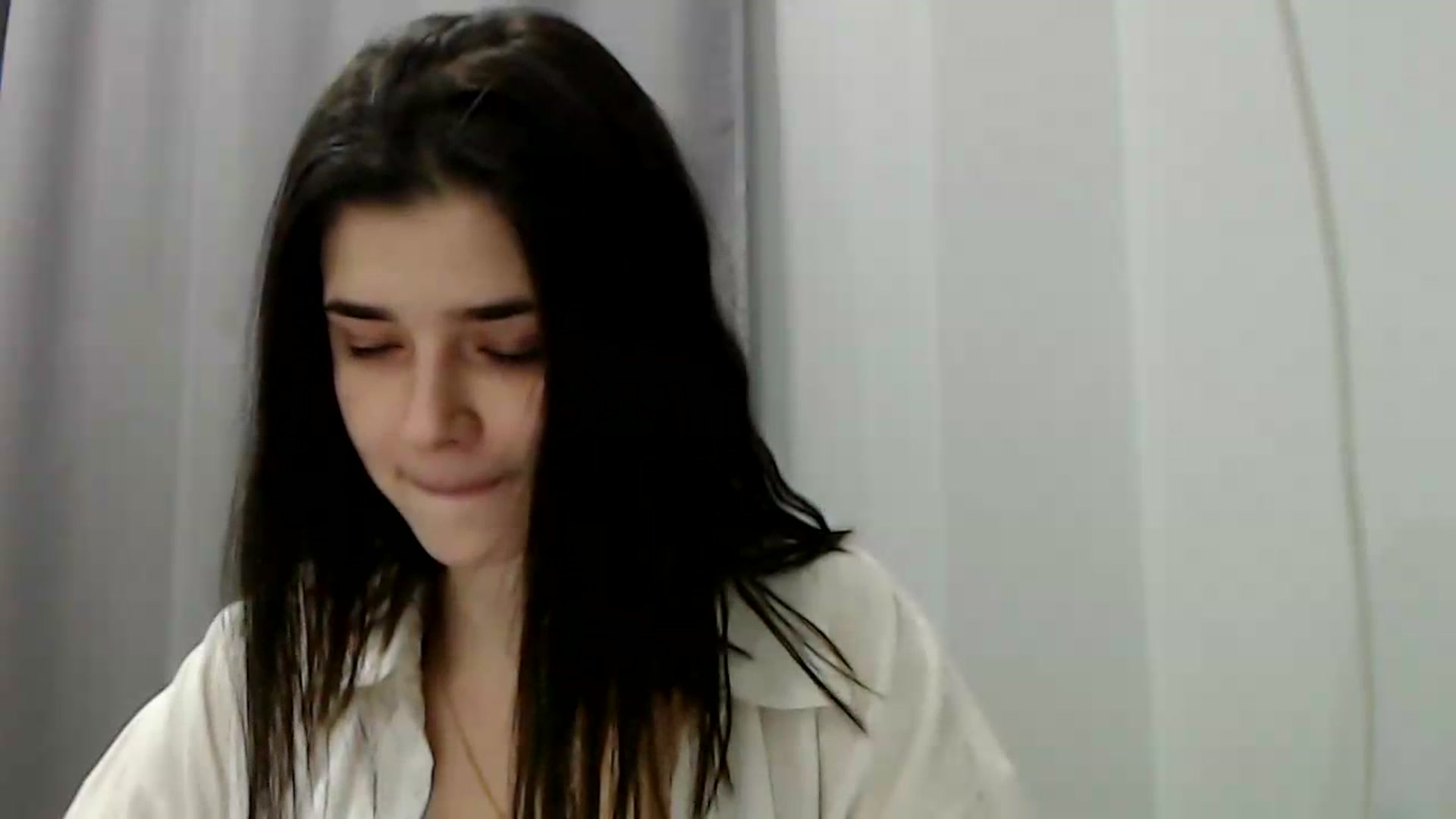 Gallery image thumbnail from ImYourLucky's myfreecams stream on, 02/05/2024, 17:22 image 3 of 20