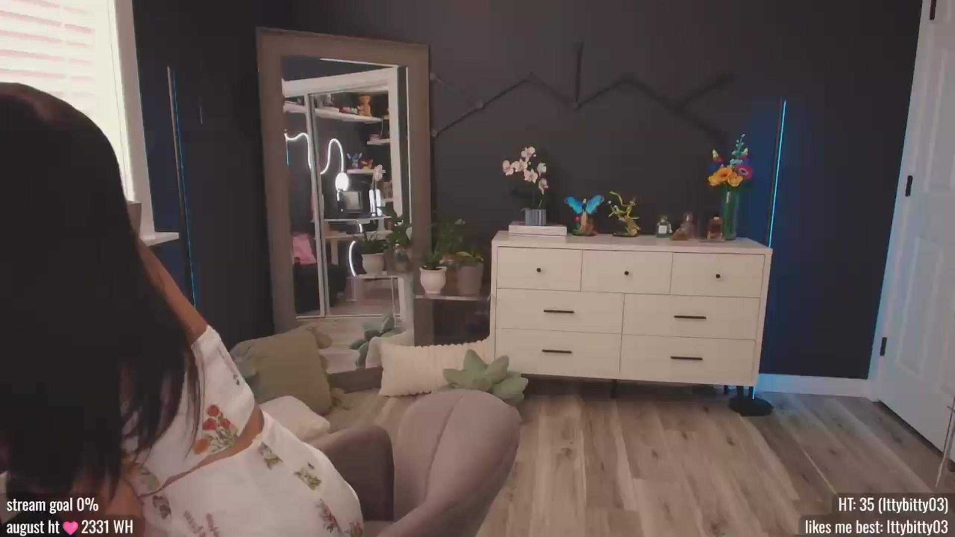 Gallery image thumbnail from Im_Kenzie's myfreecams stream on, 08/09/2026, 17:24 image 3 of 20