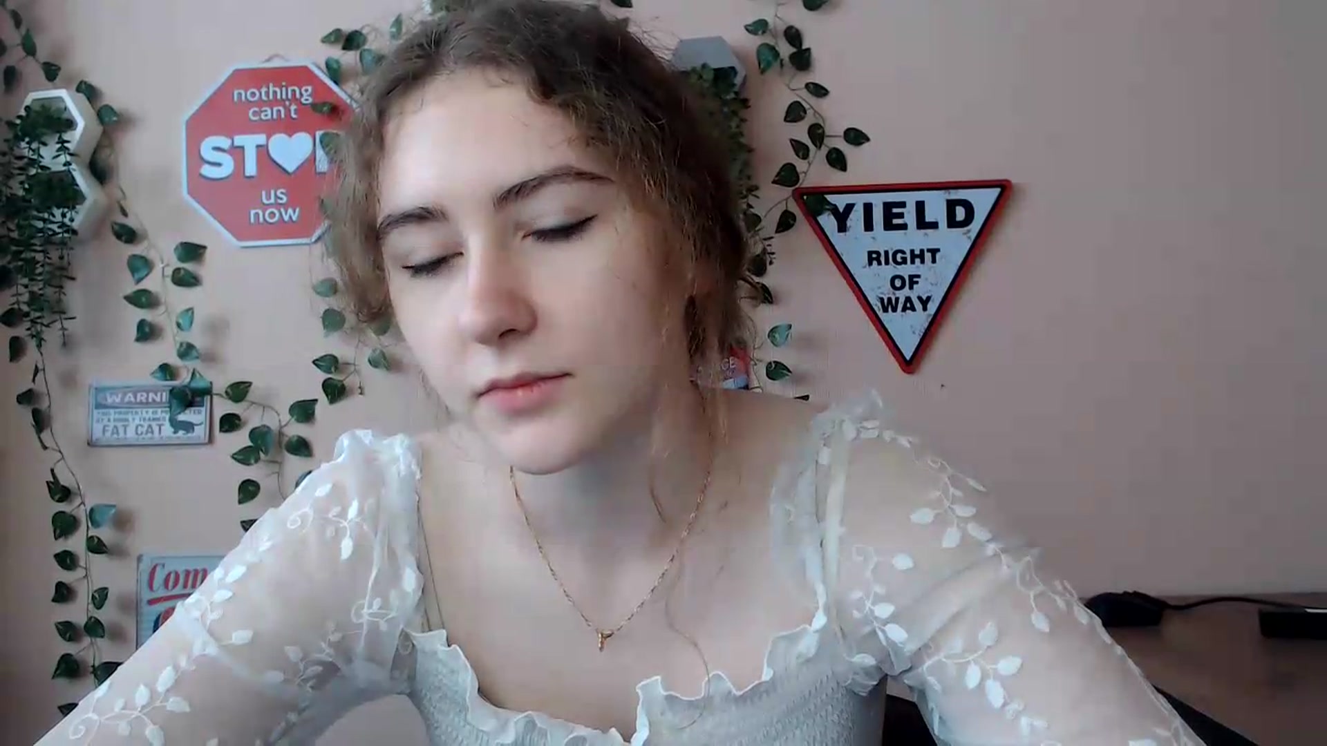 Gallery image thumbnail from Im_Lara's myfreecams stream on, 06/19/2026, 11:16 image 15 of 20
