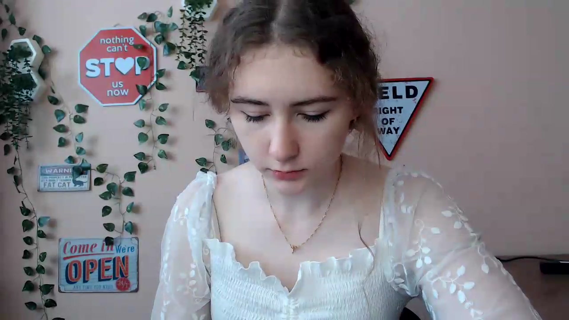 Gallery image thumbnail from Im_Lara's myfreecams stream on, 06/19/2026, 11:16 image 11 of 20
