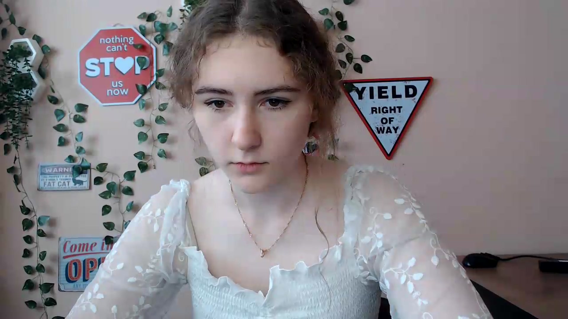 Gallery image thumbnail from Im_Lara's myfreecams stream on, 06/19/2026, 11:16 image 12 of 20