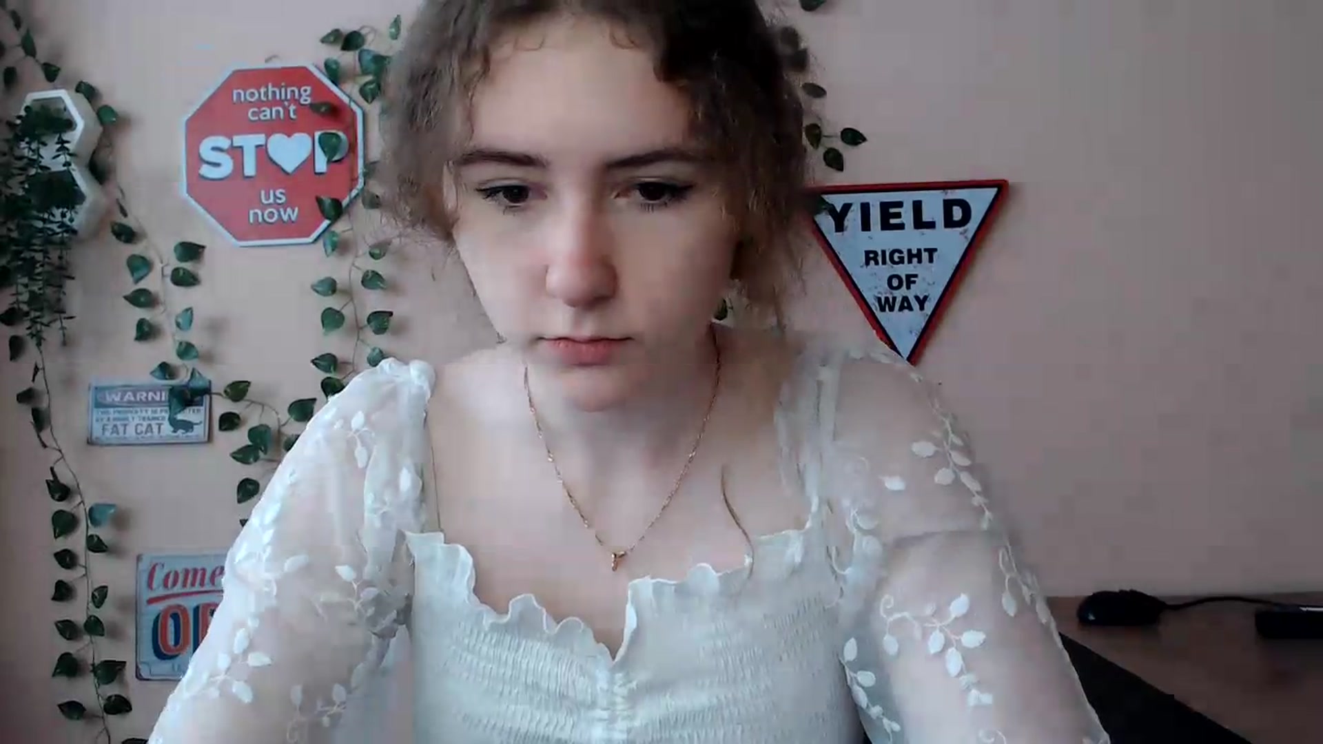 Gallery image thumbnail from Im_Lara's myfreecams stream on, 06/19/2026, 11:16 image 17 of 20