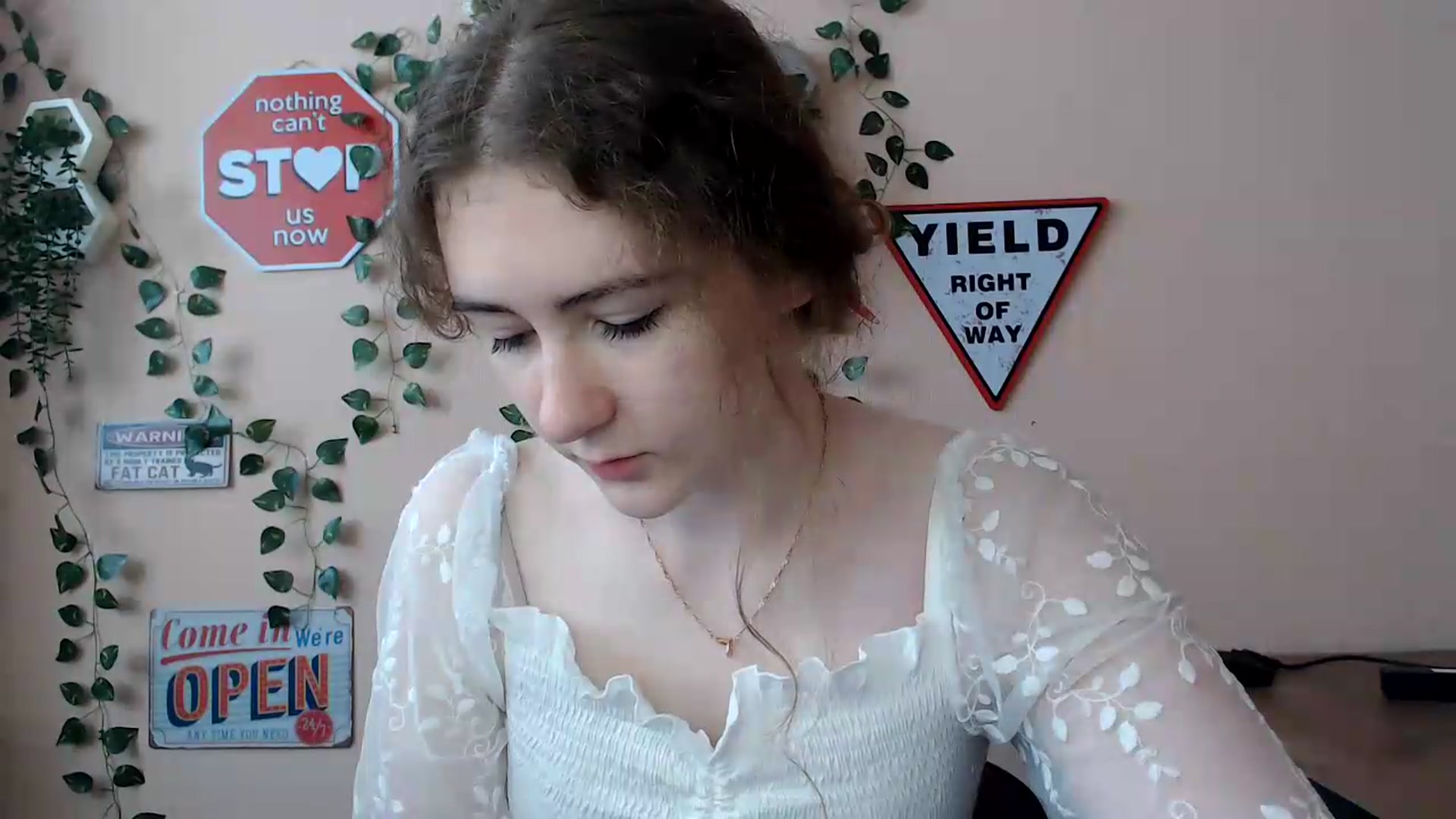 Gallery image thumbnail from Im_Lara's myfreecams stream on, 06/19/2026, 11:16 image 9 of 20