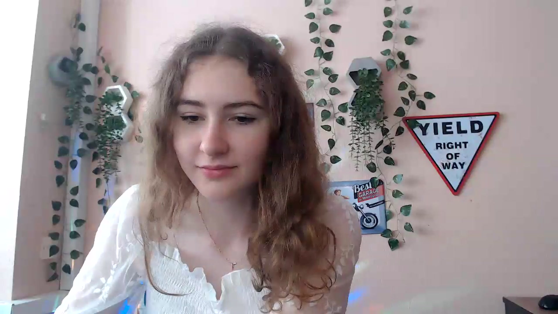 Gallery image thumbnail from Im_Lara's myfreecams stream on, 06/19/2026, 14:12 image 9 of 20