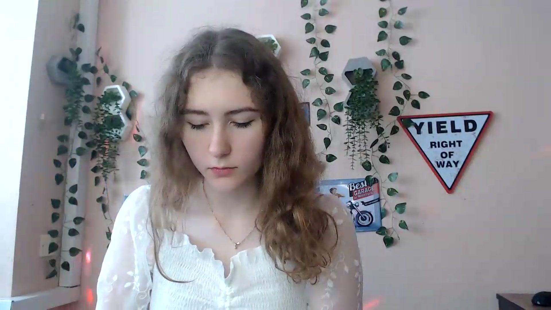 Gallery image thumbnail from Im_Lara's myfreecams stream on, 06/19/2026, 14:12 image 8 of 20