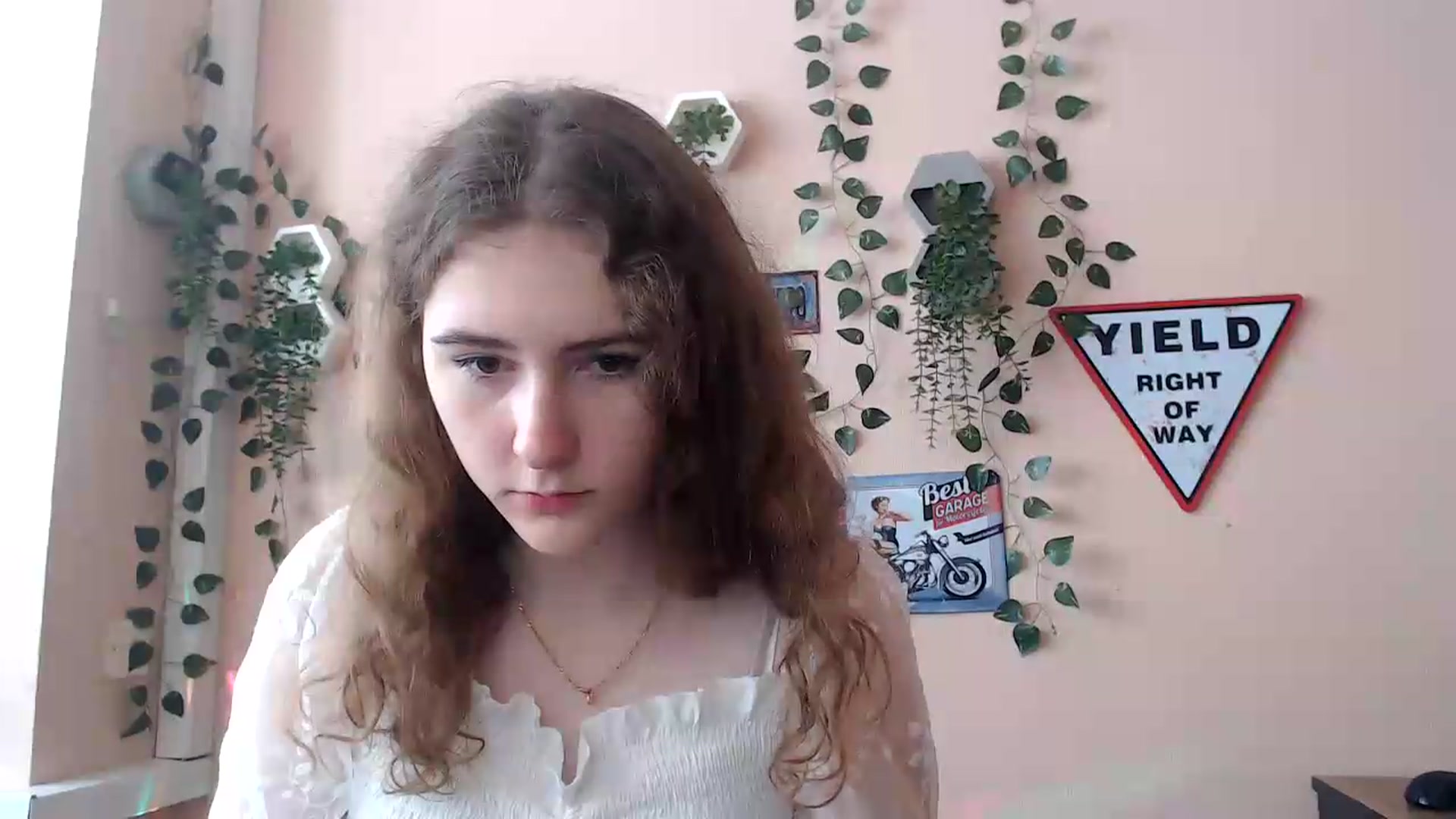 Gallery image thumbnail from Im_Lara's myfreecams stream on, 06/19/2026, 14:12 image 18 of 20