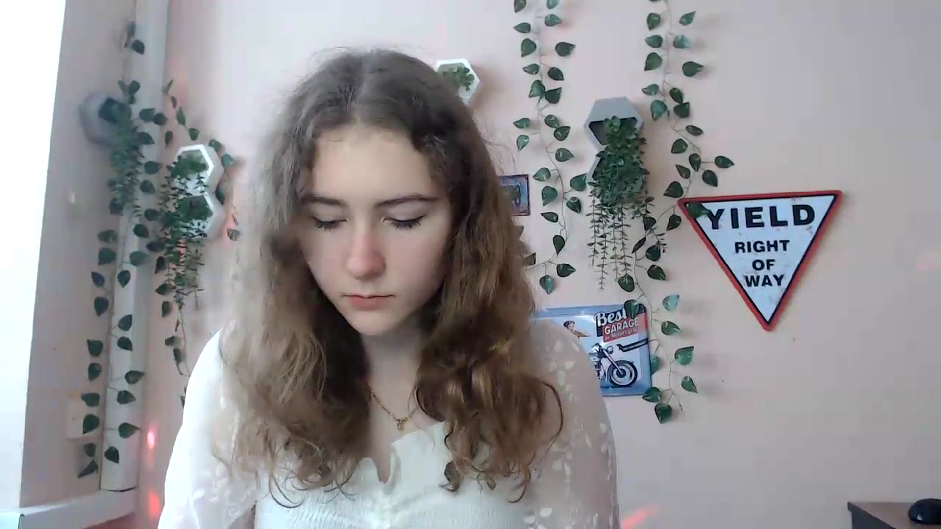 Gallery image thumbnail from Im_Lara's myfreecams stream on, 06/19/2026, 14:12 image 4 of 20