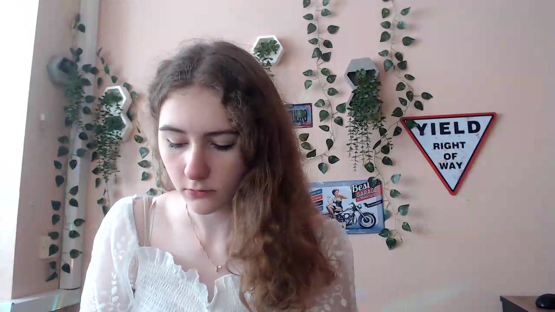 Gallery image thumbnail from Im_Lara's myfreecams stream on, 06/19/2026, 14:12 image 12 of 20