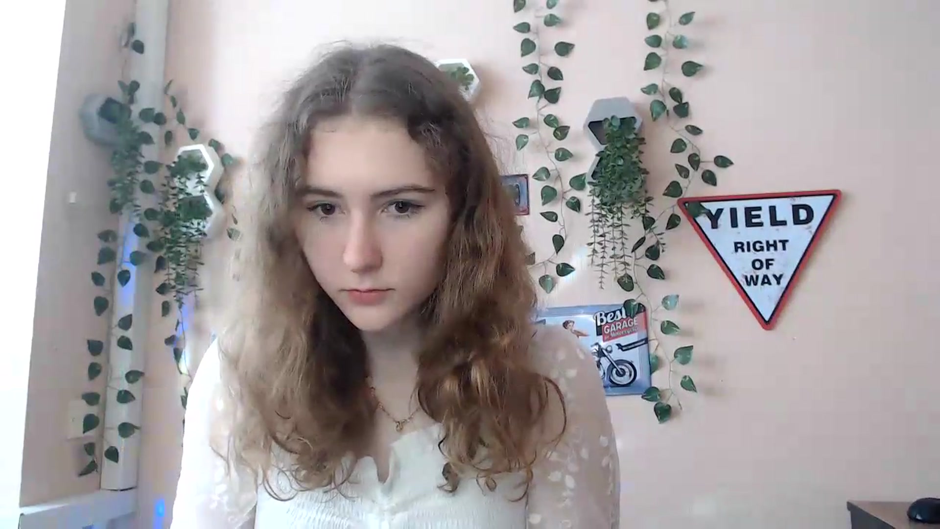 Gallery image thumbnail from Im_Lara's myfreecams stream on, 06/19/2026, 14:12 image 5 of 20