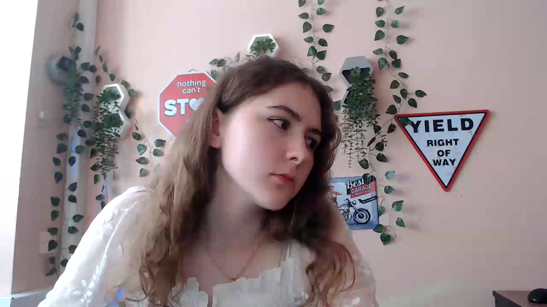 Gallery image thumbnail from Im_Lara's myfreecams stream on, 06/19/2026, 14:12 image 17 of 20