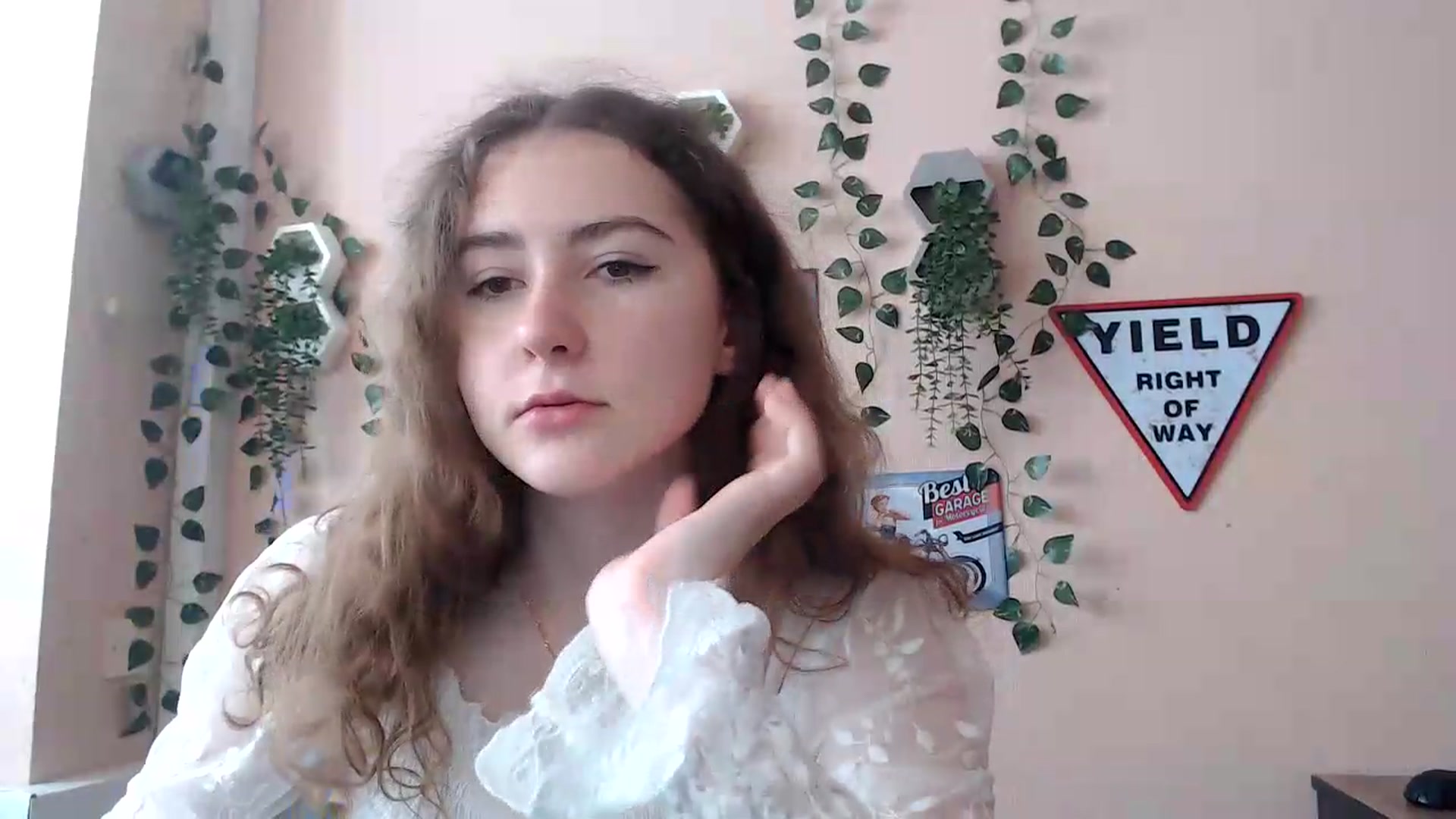 Gallery image thumbnail from Im_Lara's myfreecams stream on, 06/19/2026, 14:12 image 10 of 20