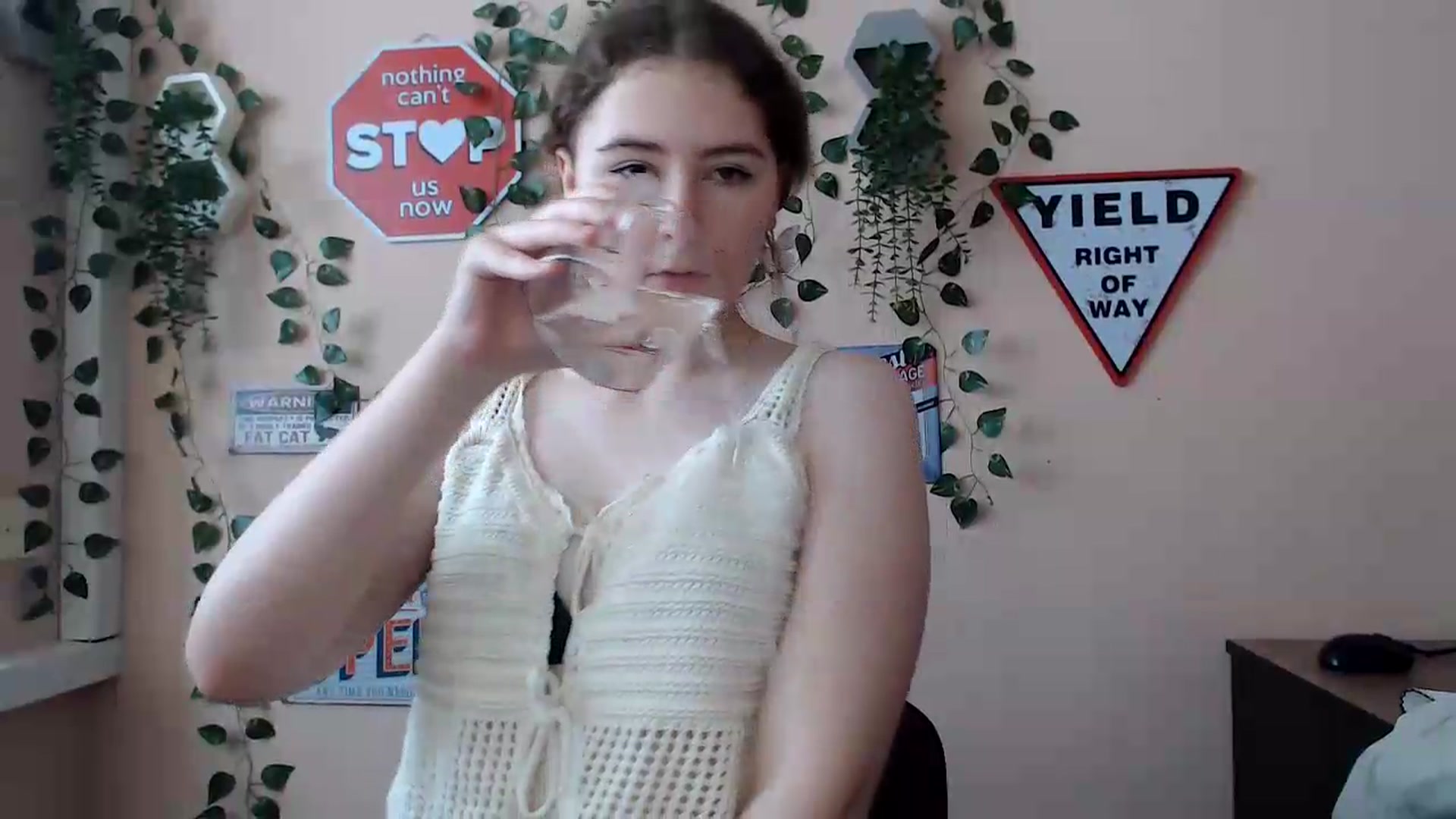 Gallery image thumbnail from Im_Lara's myfreecams stream on, 06/22/2026, 11:55 image 12 of 20
