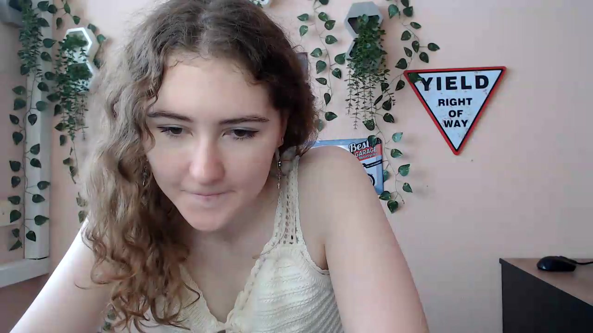 Gallery image thumbnail from Im_Lara's myfreecams stream on, 06/22/2026, 11:55 image 13 of 20