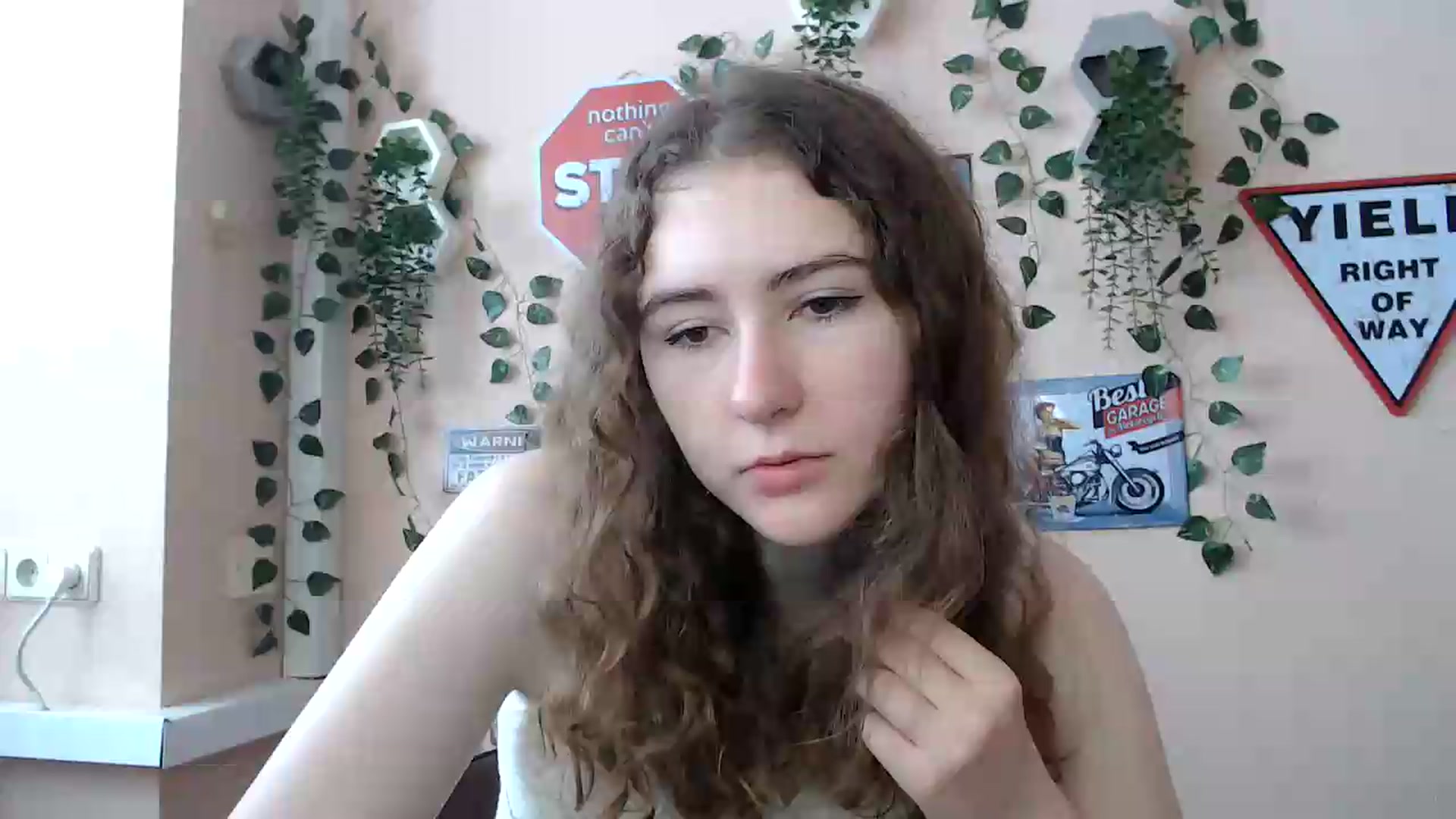 Gallery image thumbnail from Im_Lara's myfreecams stream on, 06/22/2026, 13:00 image 5 of 20