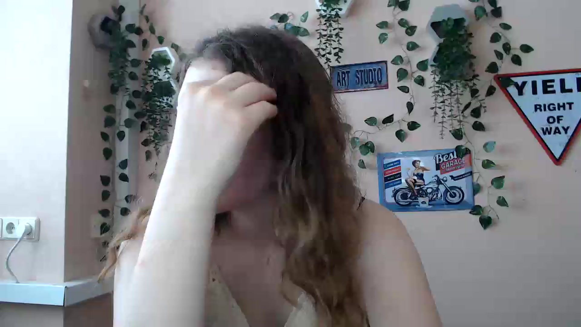 Gallery image thumbnail from Im_Lara's myfreecams stream on, 06/22/2026, 13:00 image 20 of 20