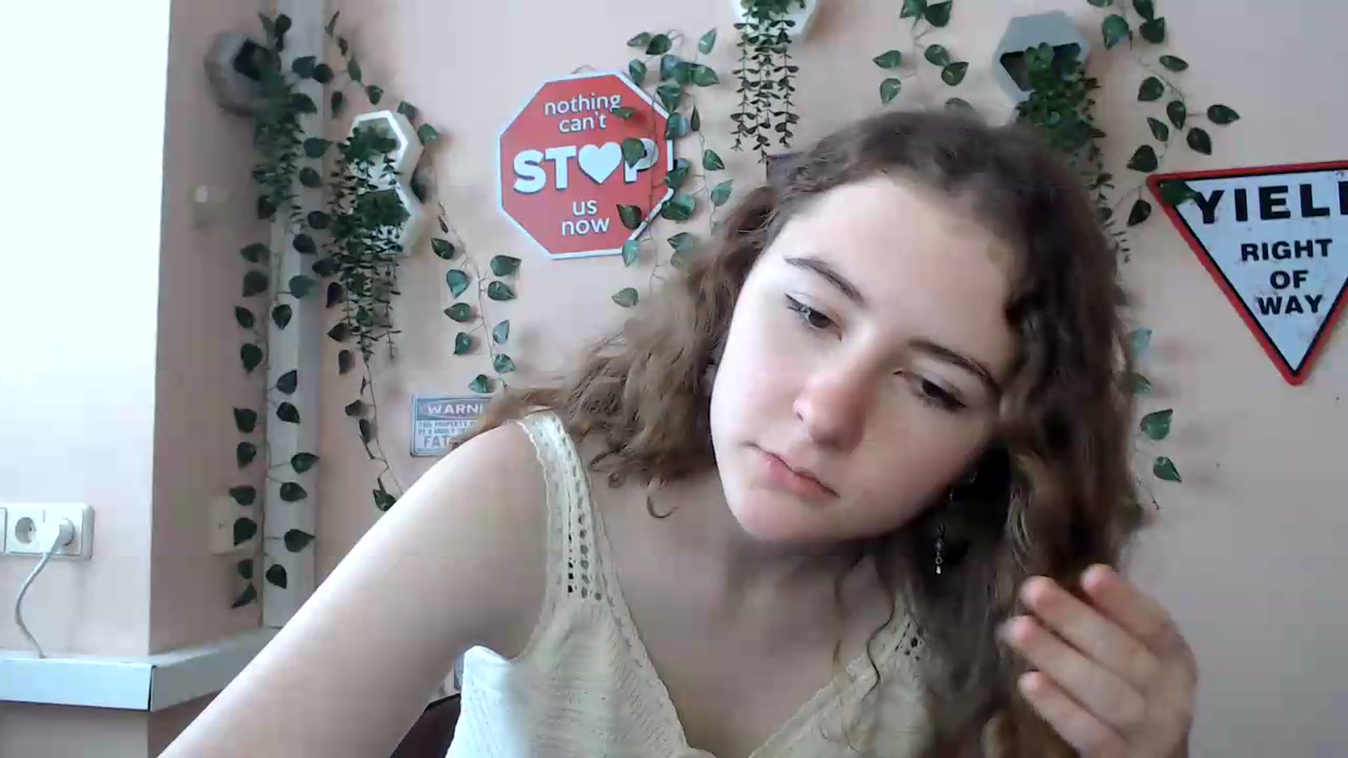 Gallery image thumbnail from Im_Lara's myfreecams stream on, 06/22/2026, 13:00 image 9 of 20