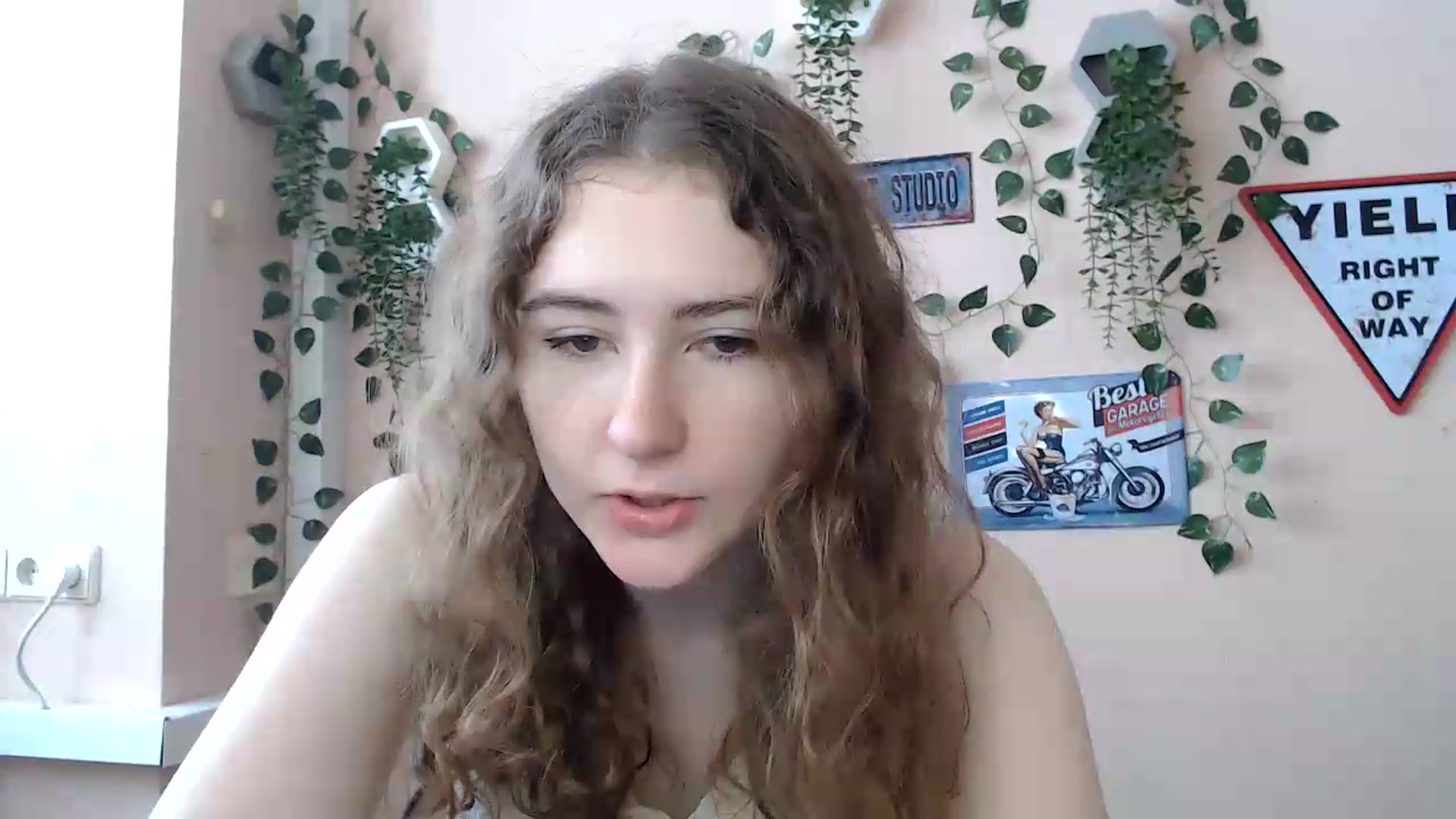 Gallery image thumbnail from Im_Lara's myfreecams stream on, 06/22/2026, 13:00 image 2 of 20