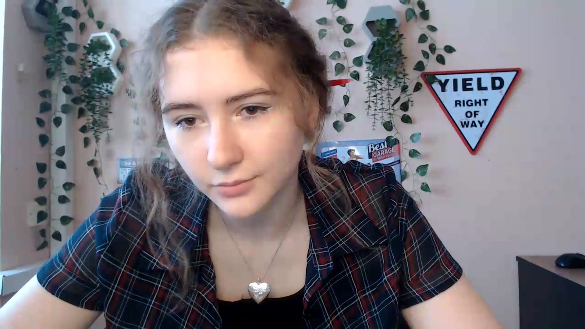 Gallery image thumbnail from Im_Lara's myfreecams stream on, 06/23/2026, 10:31 image 19 of 20