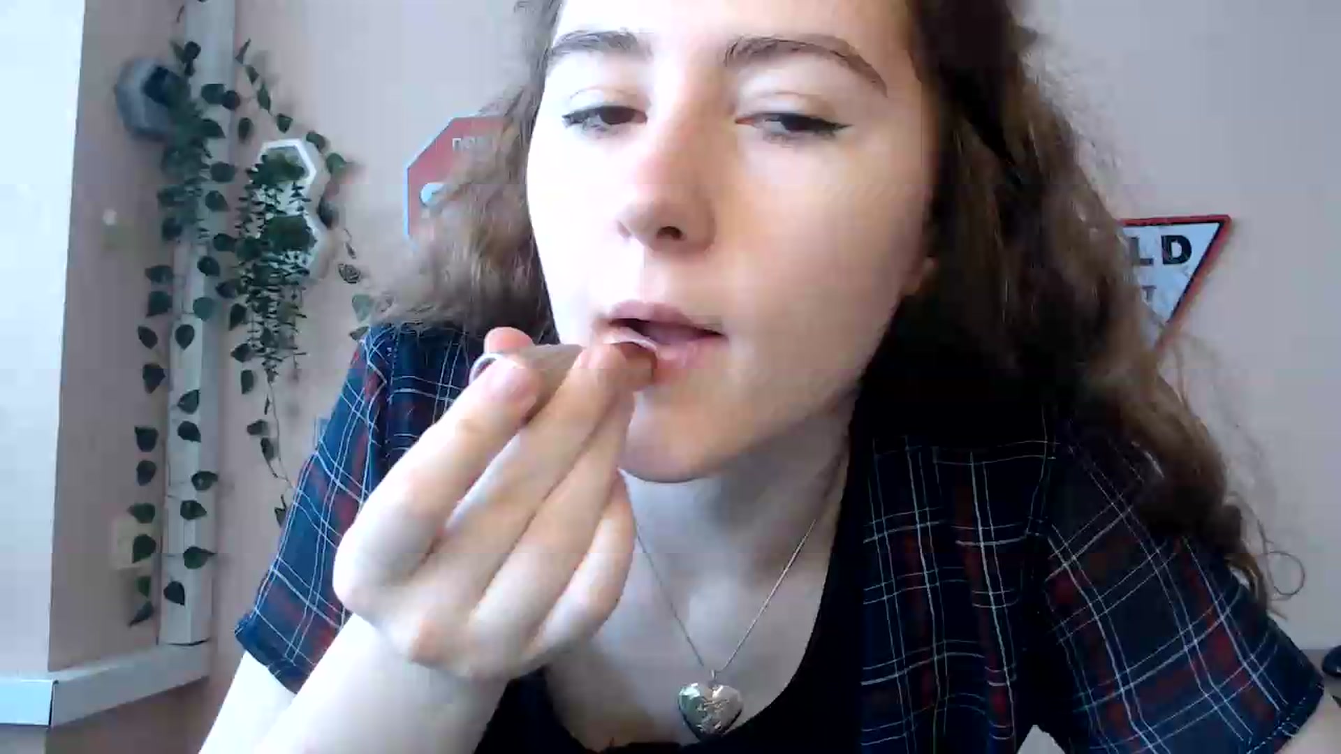 Gallery image thumbnail from Im_Lara's myfreecams stream on, 06/23/2026, 13:24 image 4 of 20