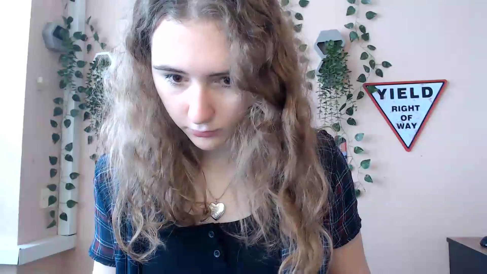 Gallery image thumbnail from Im_Lara's myfreecams stream on, 06/23/2026, 13:24 image 13 of 20