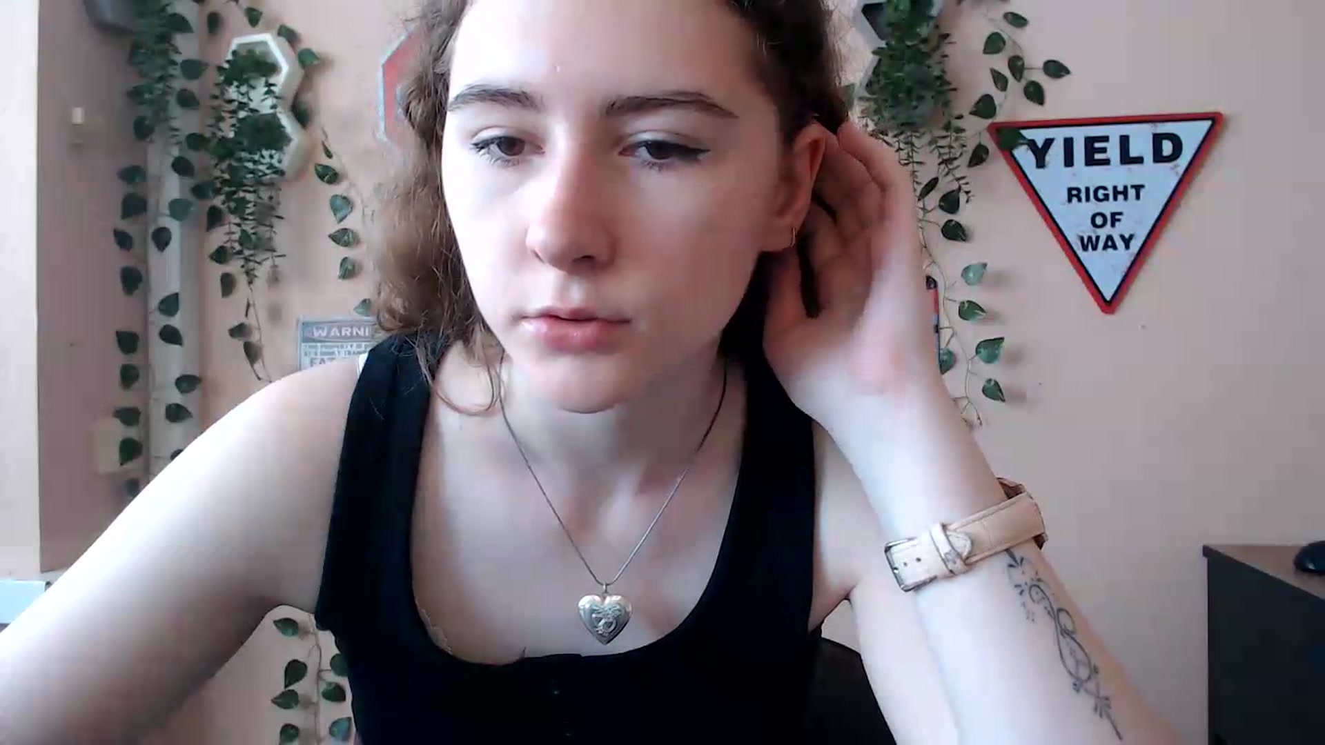 Gallery image thumbnail from Im_Lara's myfreecams stream on, 06/23/2026, 14:29 image 19 of 20