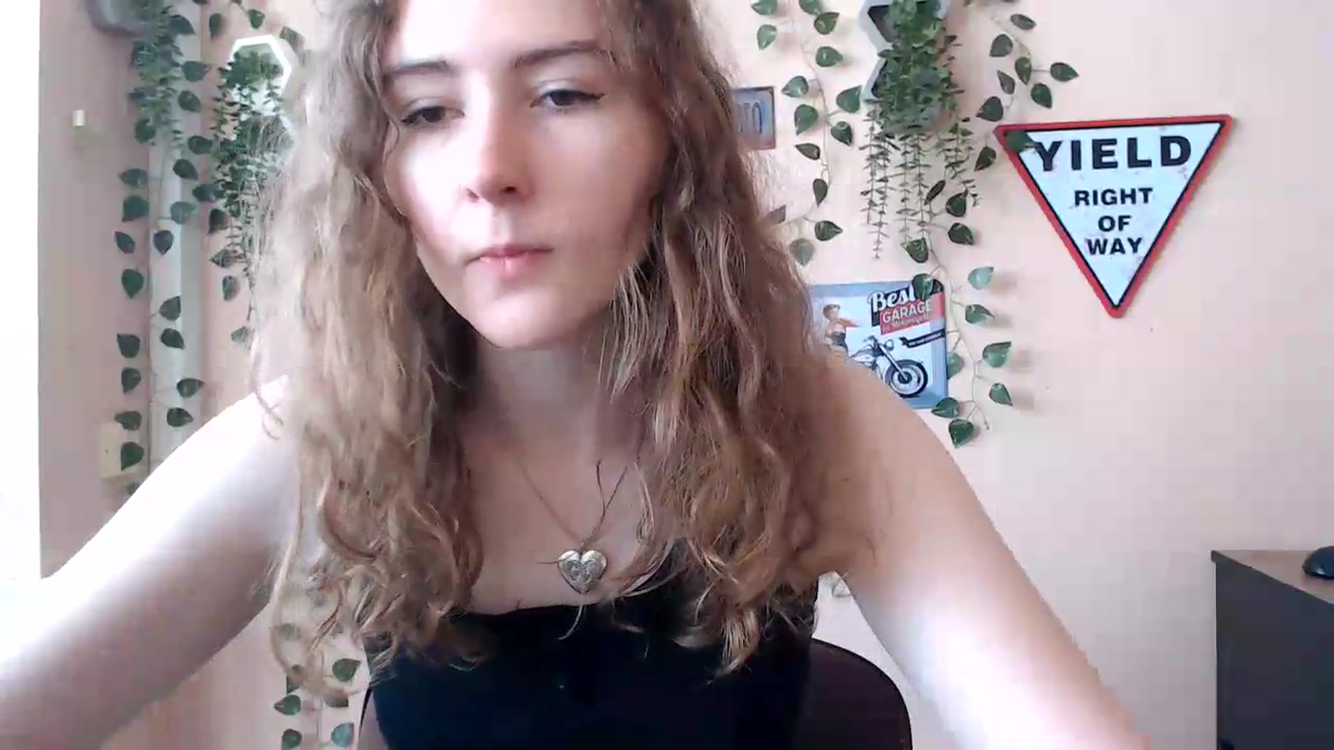 Gallery image thumbnail from Im_Lara's myfreecams stream on, 06/23/2026, 14:29 image 17 of 20