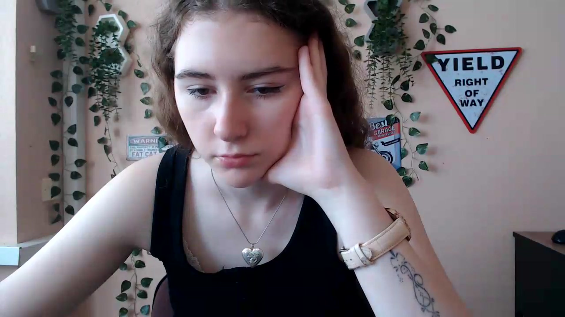 Gallery image thumbnail from Im_Lara's myfreecams stream on, 06/23/2026, 14:29 image 6 of 20