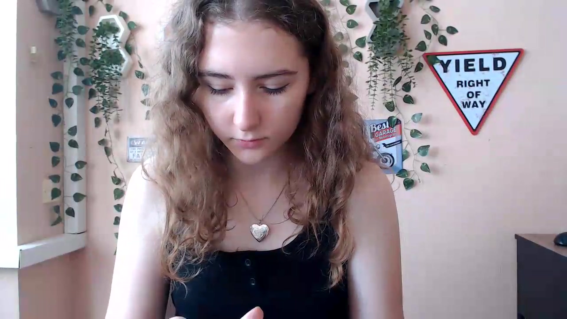 Gallery image thumbnail from Im_Lara's myfreecams stream on, 06/23/2026, 14:29 image 12 of 20