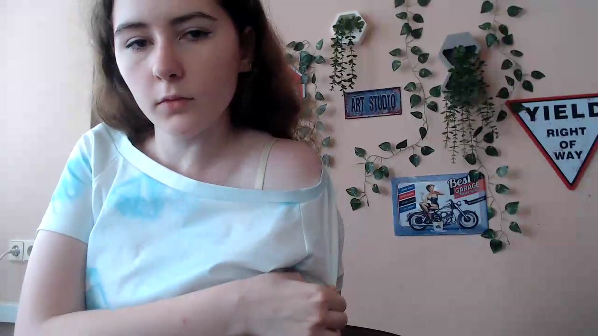 Gallery image thumbnail from Im_Lara's myfreecams stream on, 06/24/2026, 14:43 image 13 of 20
