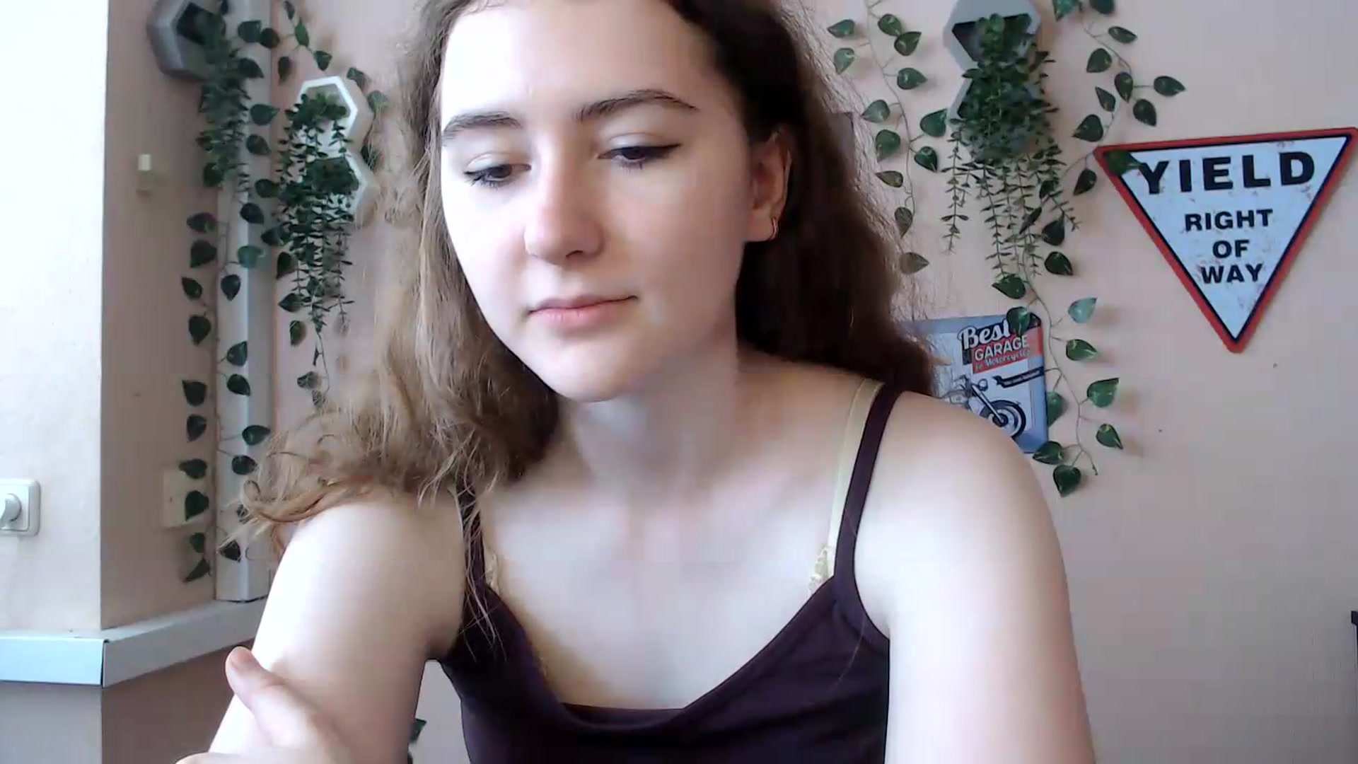 Gallery image thumbnail from Im_Lara's myfreecams stream on, 06/25/2026, 11:42 image 12 of 20