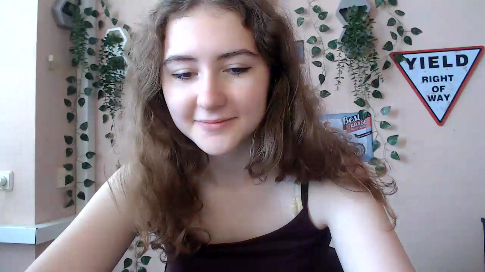 Gallery image thumbnail from Im_Lara's myfreecams stream on, 06/25/2026, 11:42 image 7 of 20